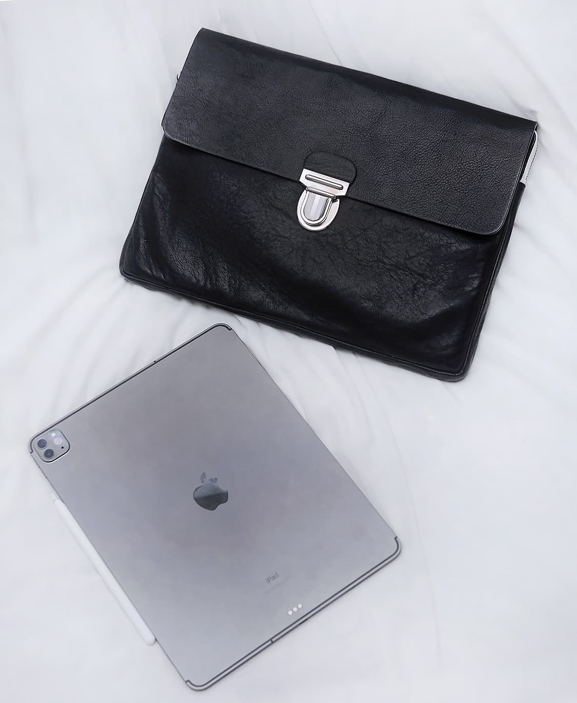 아미 (AMI) 베지터블 레더 플랩 클러치백 도큐먼트케이스 상품이미지3