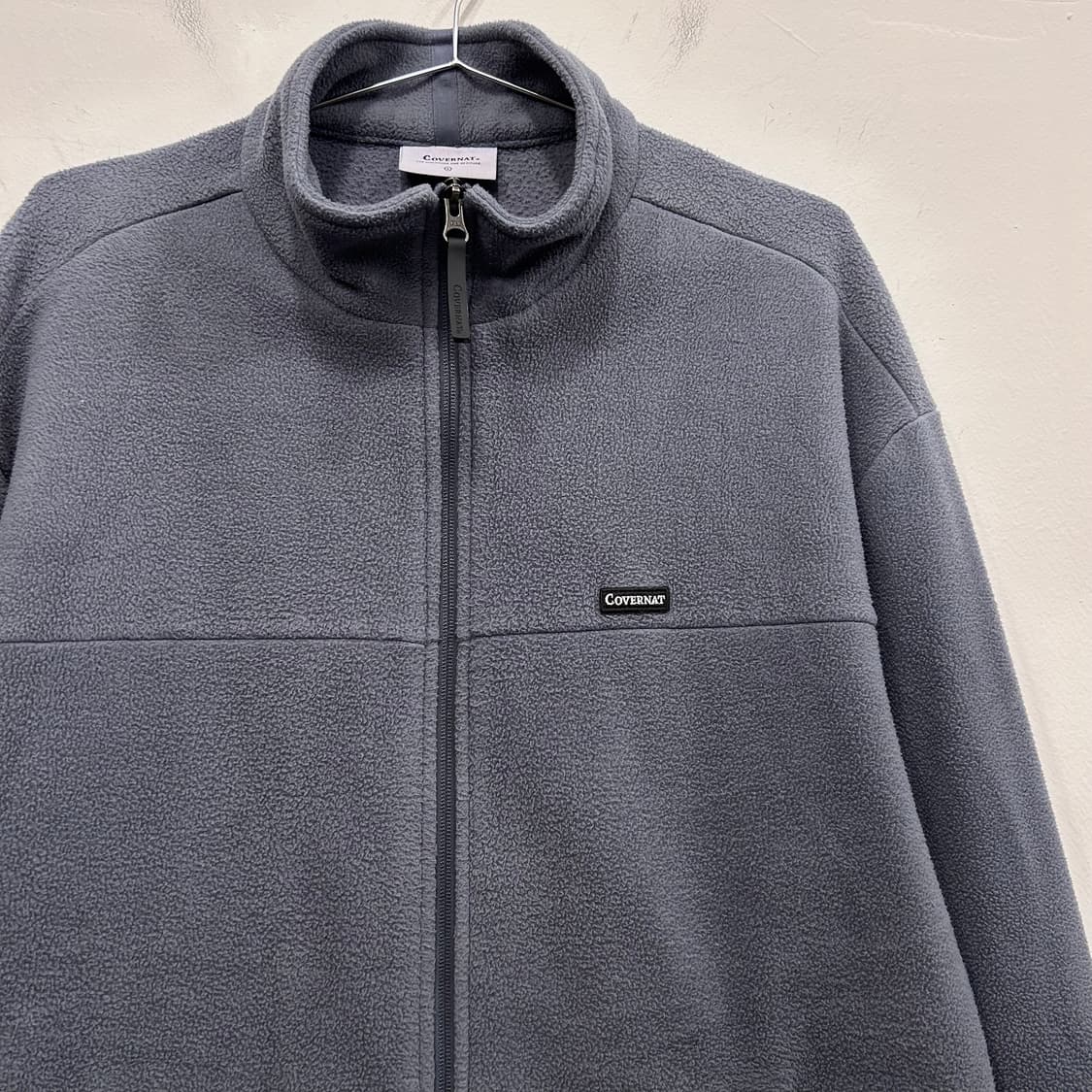 커버낫 스몰 와펜로고 하이넥 집업 플리스 상품이미지1