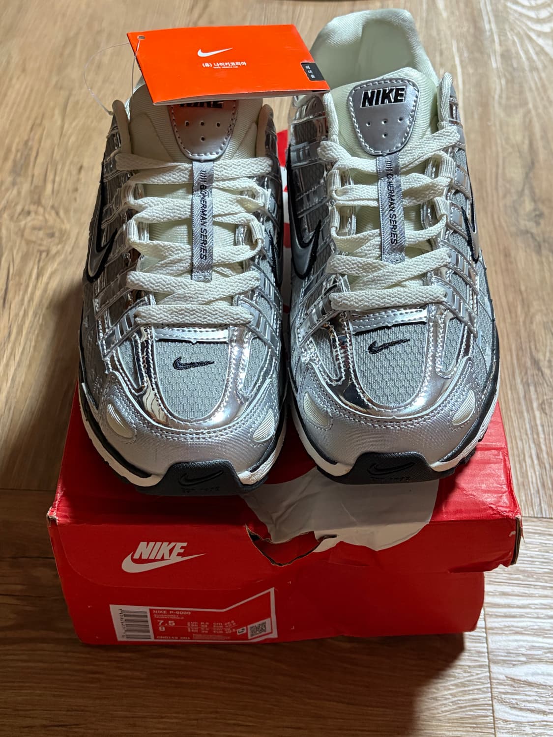 나이키 / p6000 메탈릭 실버 / 255 상품이미지5