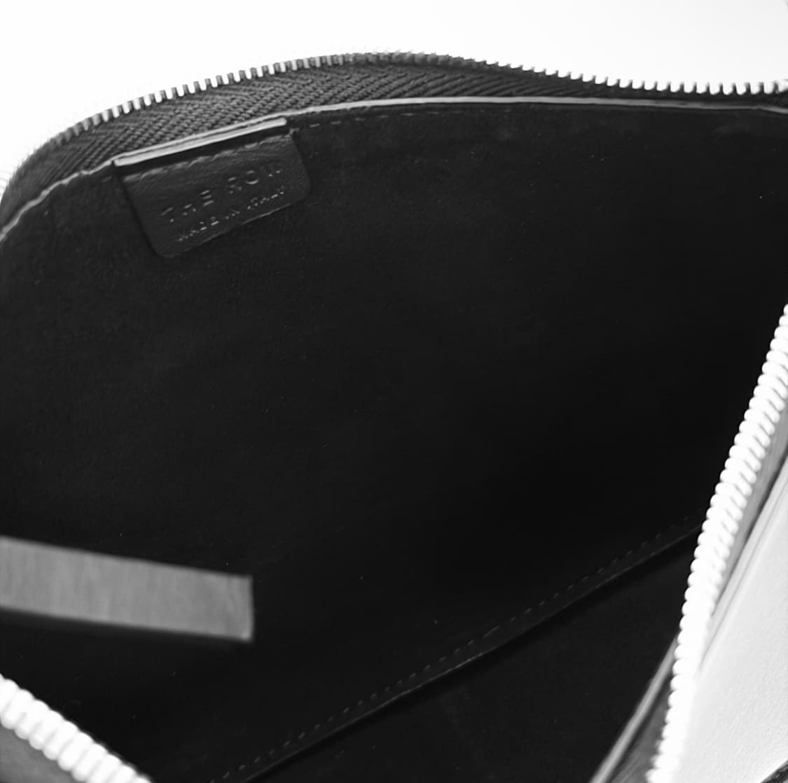 [OS] 더 로우 여성 하프문 스무스 카프스킨 레더 숄더백 핸드백 블랙 상품이미지8