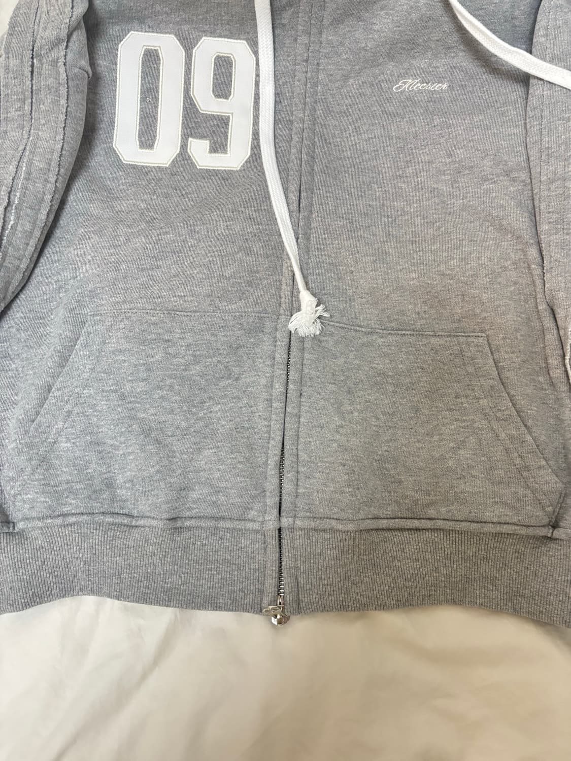 (새상품)클리시어 09 넘버링 후드집업 그레이 상품이미지7