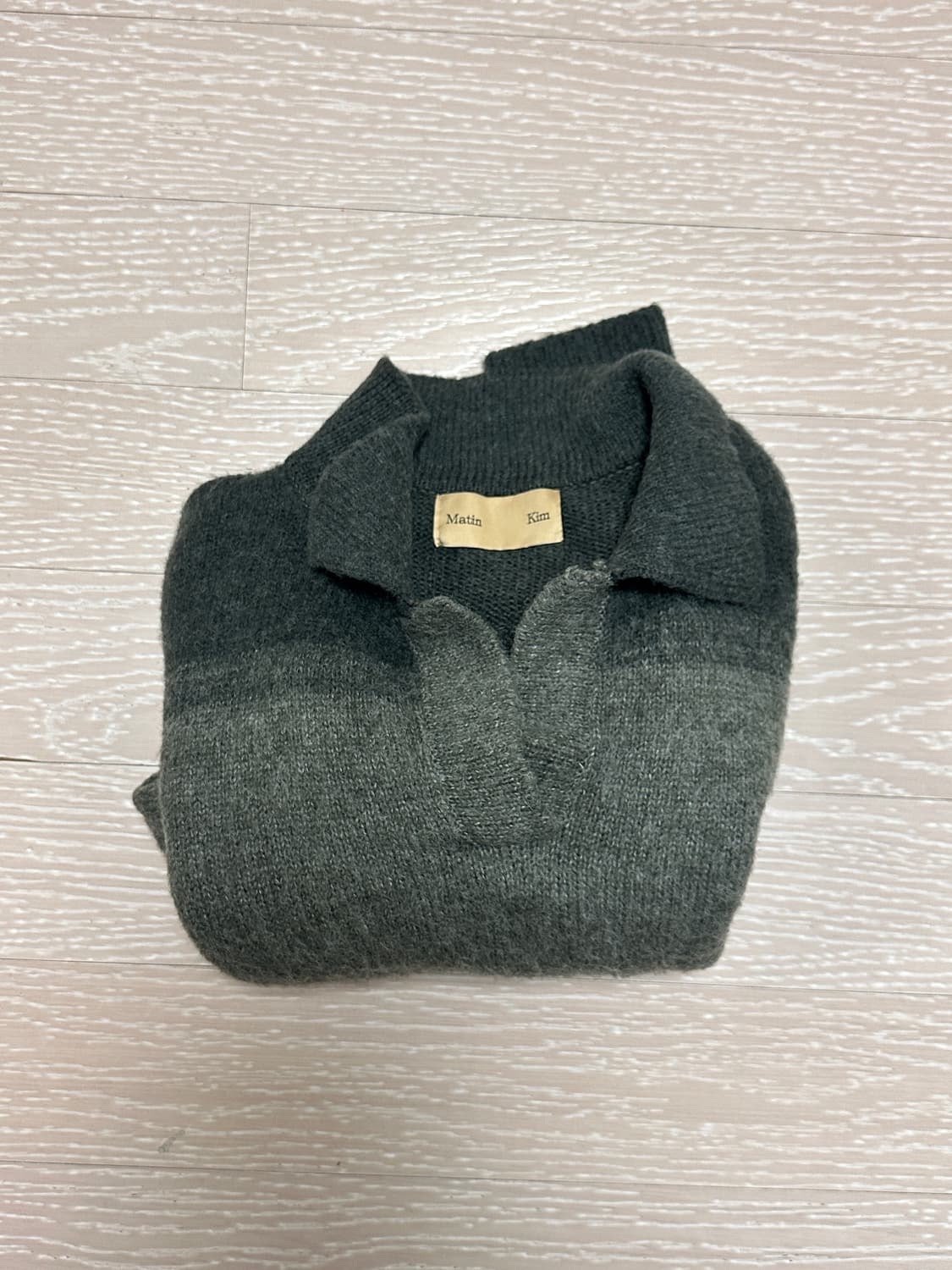 마뗑킴 그라데이션 칼라 니트 카키 상품이미지3