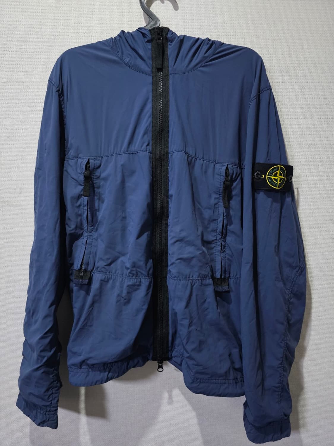 정품 스톤아일랜드 스킨 터치 와펜 후드 자켓 90 / S 상품이미지1