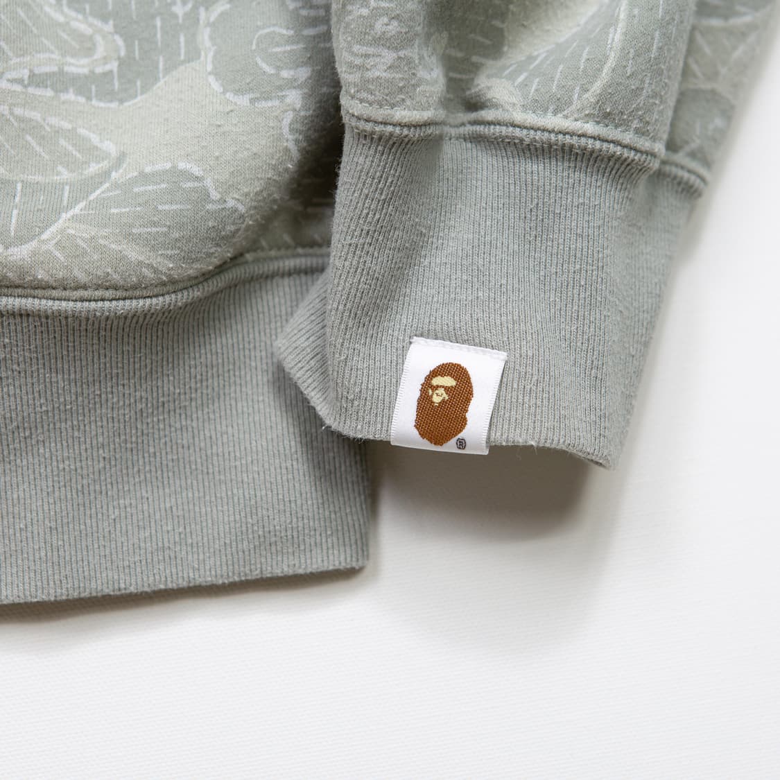 베이프 x 알파인더스트리 샤크 풀 집업 후디 상품이미지7