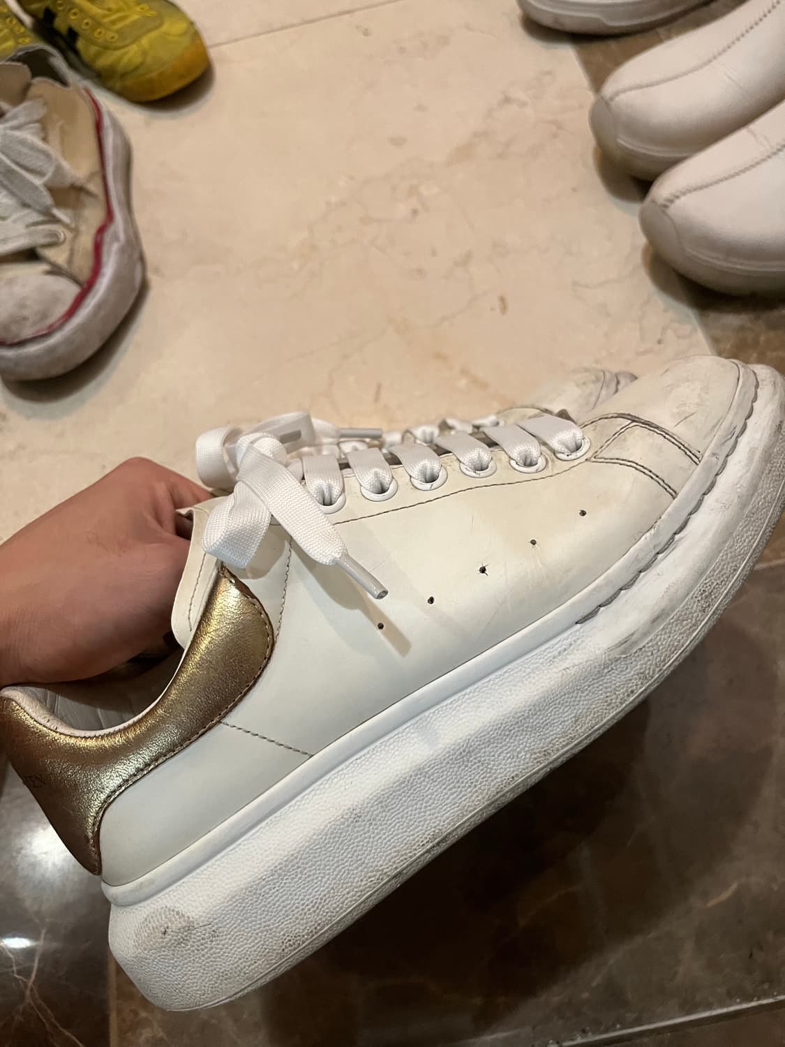 알렉산더 맥퀸 골드 40.5 (급처) 상품이미지5