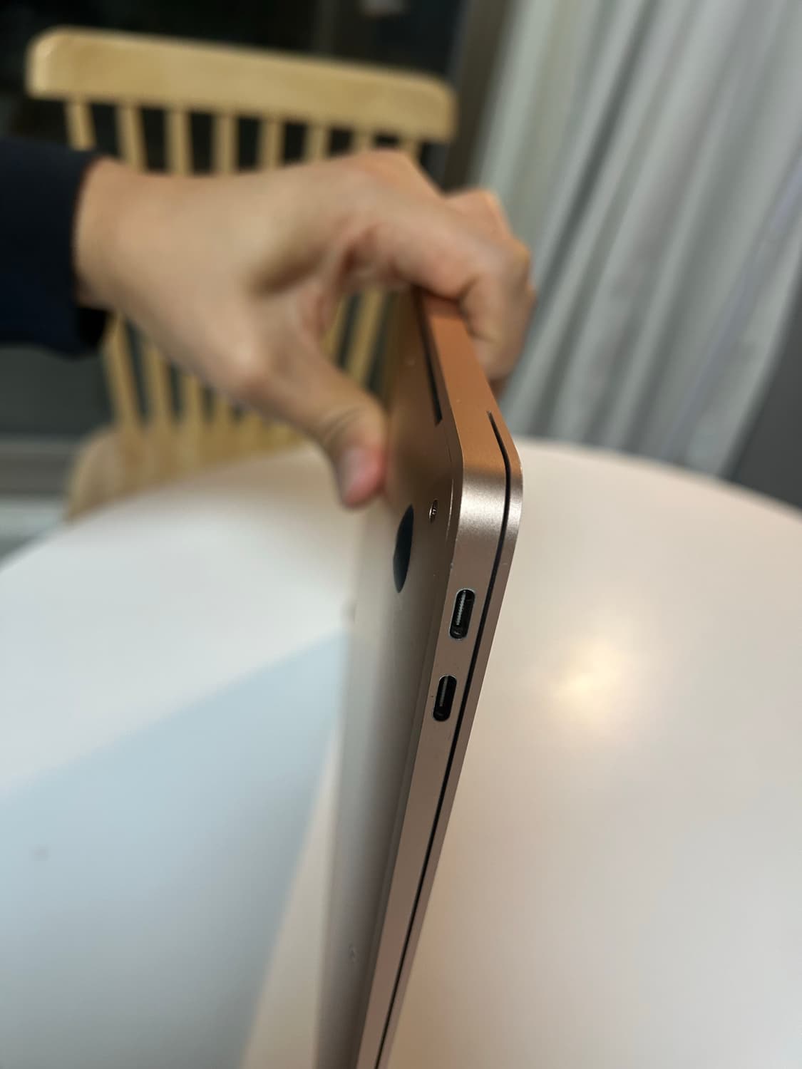 맥북 에어 M1 로즈골드 램 8G/ 256GB 상태좋음 상품이미지6