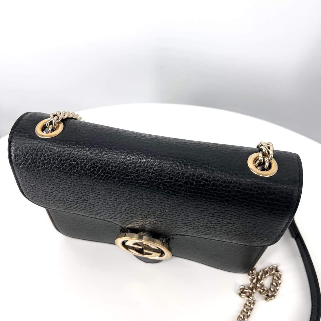 구찌 인터로킹 체인 크로스백 블랙 (510304) 상품이미지5