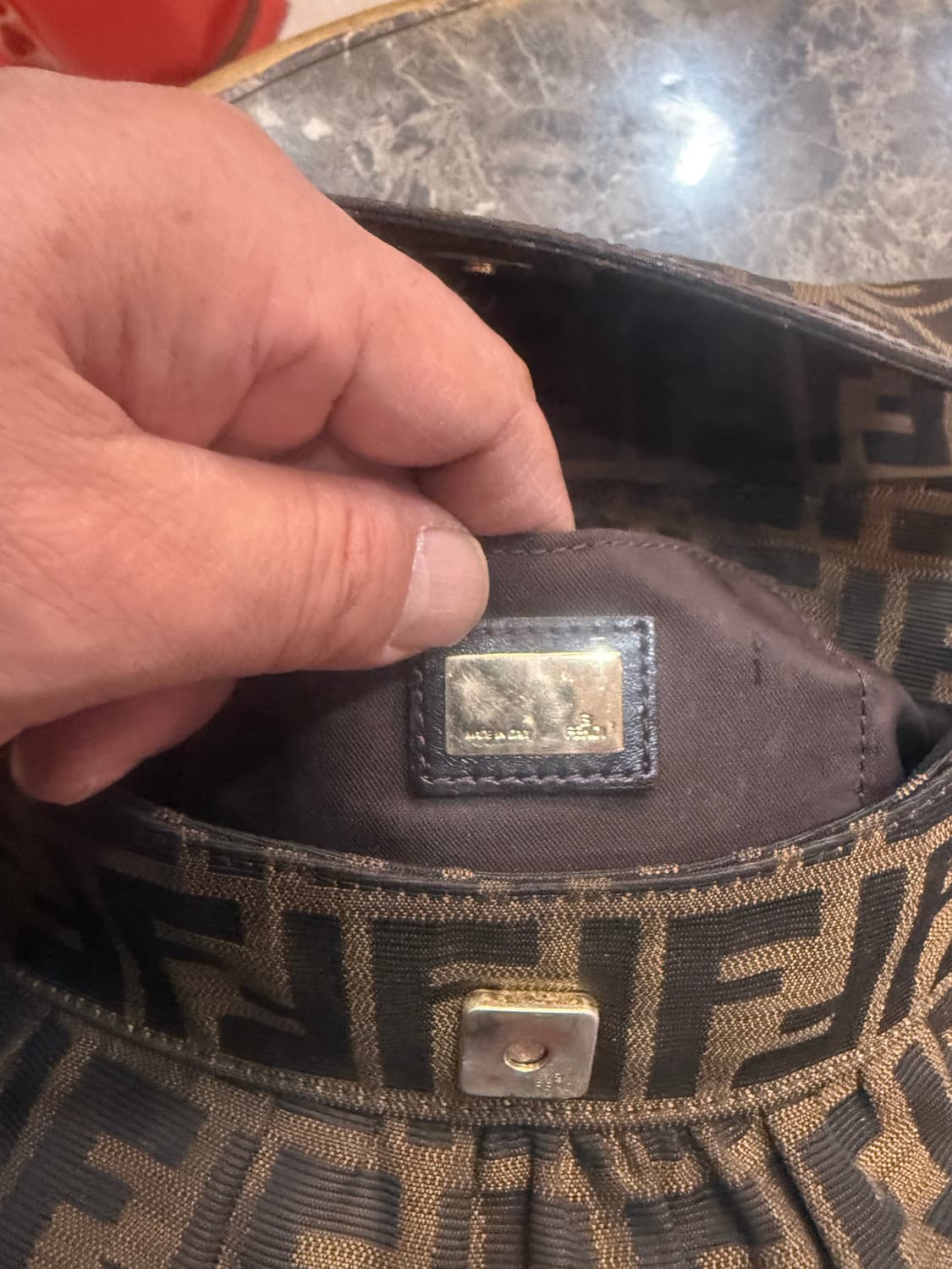 정품 펜디 주카 숄더백 팝니다 상품이미지7