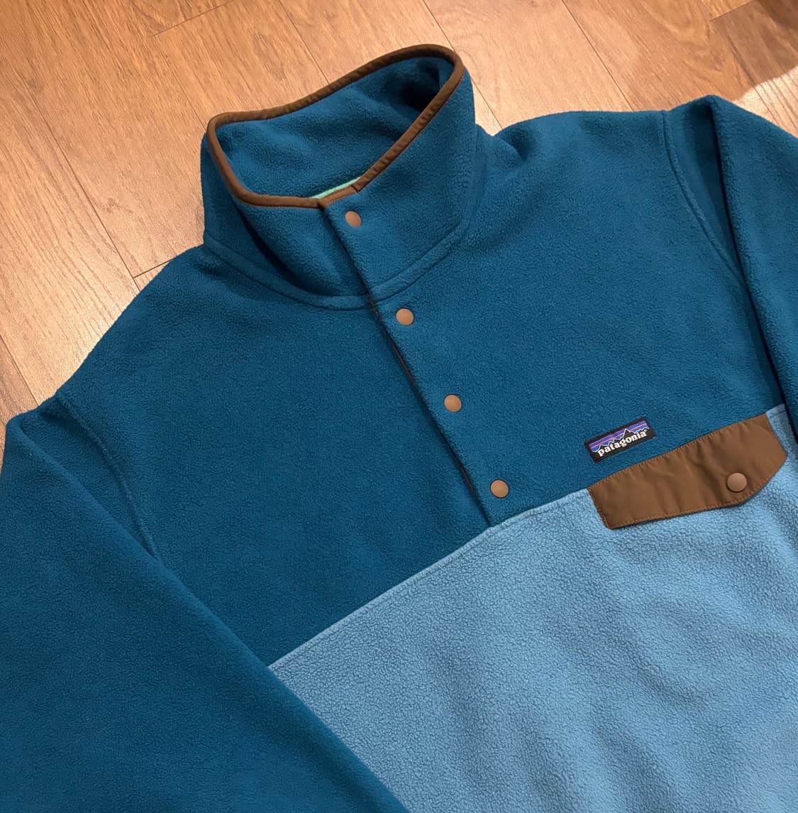 파타고니아 신칠라 언더워터블루 M사이즈 (트래비스 스캇 착용모델) 상품이미지4
