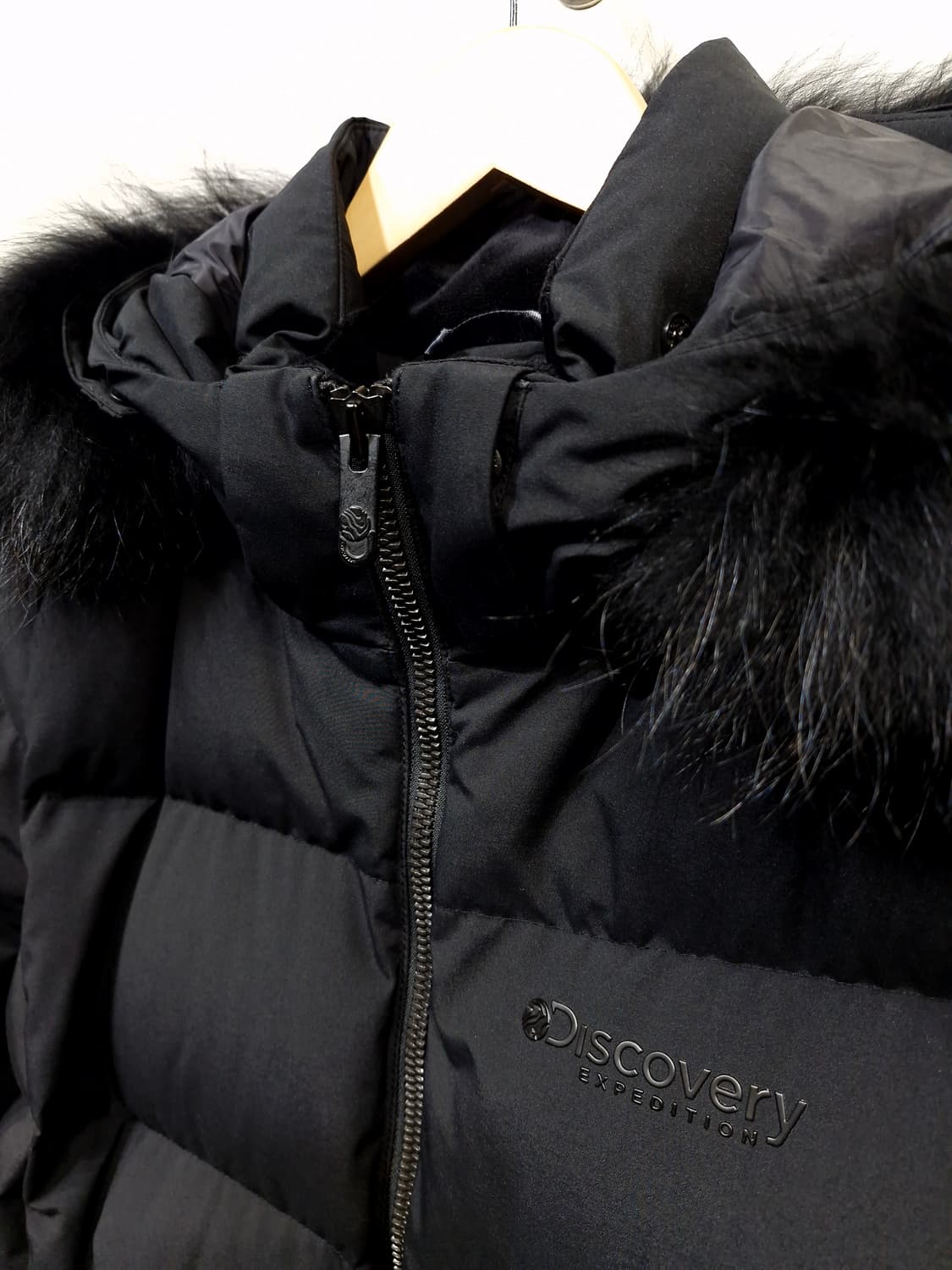 디스커버리 벨티드 라쿤퍼 후드 구스다운 롱패딩(95) 상품이미지4