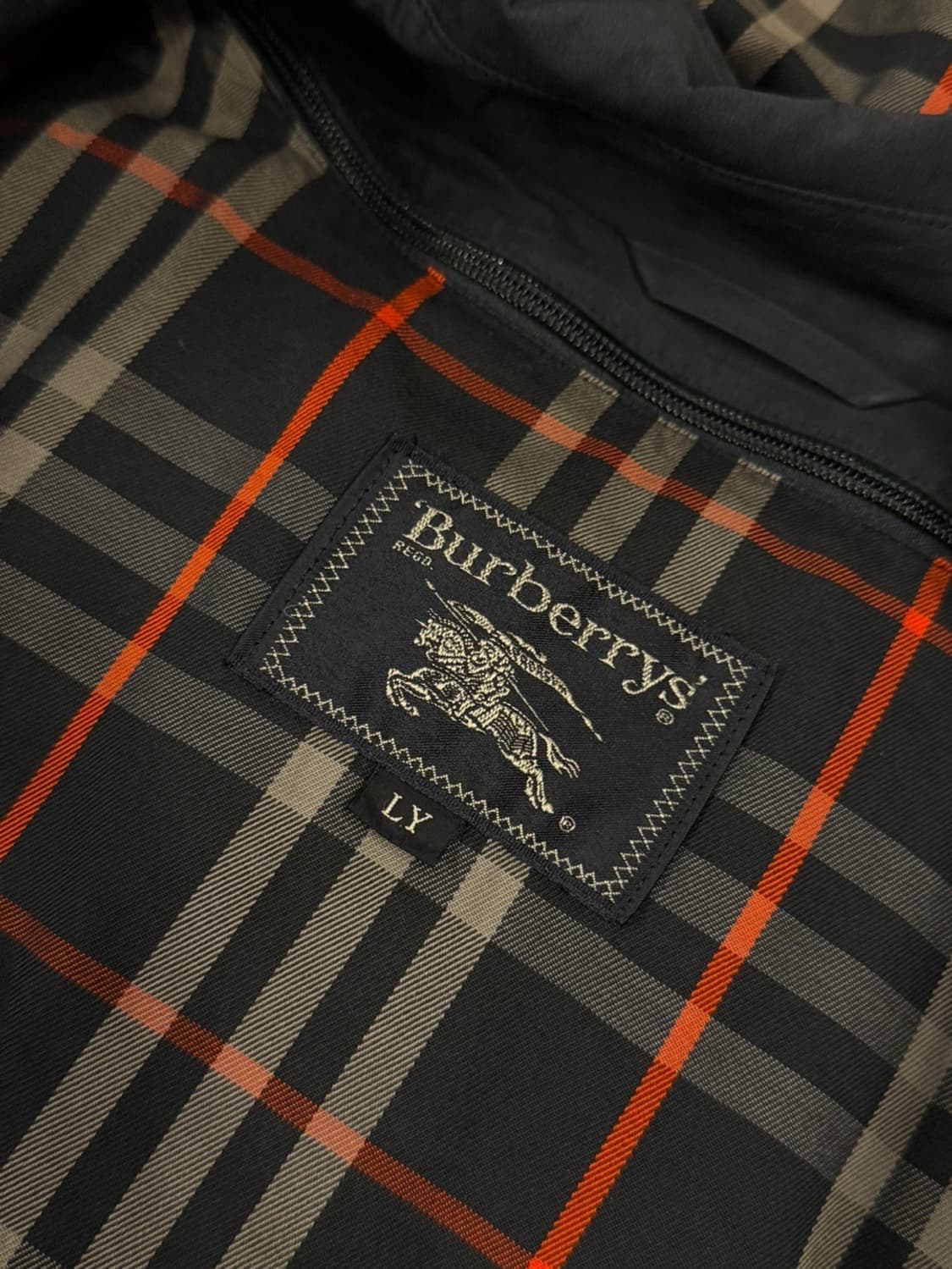 버버리 다운 코트 100~103 상품이미지8