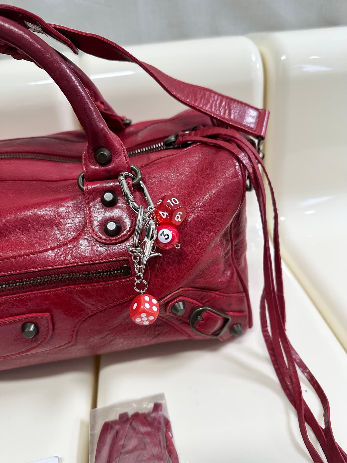 [A 정품] 발렌시아가 시티 모터백 트위기 레드 상품이미지5