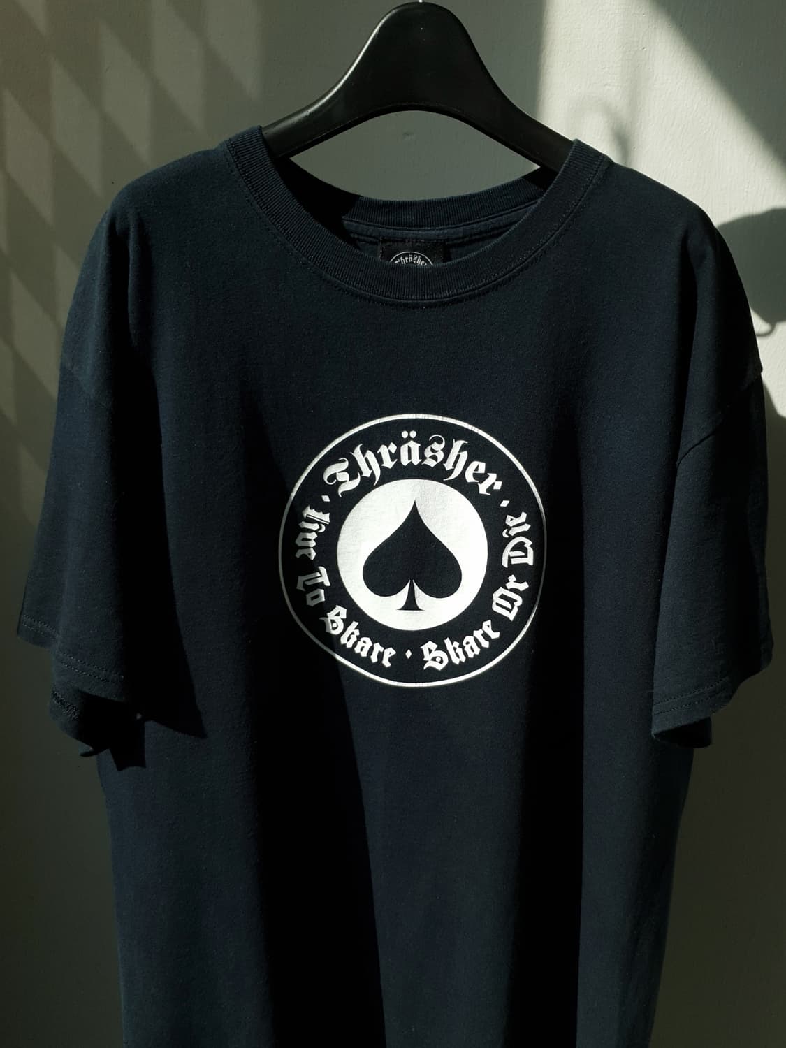 90, 00s TRASHER print tee 상품이미지3