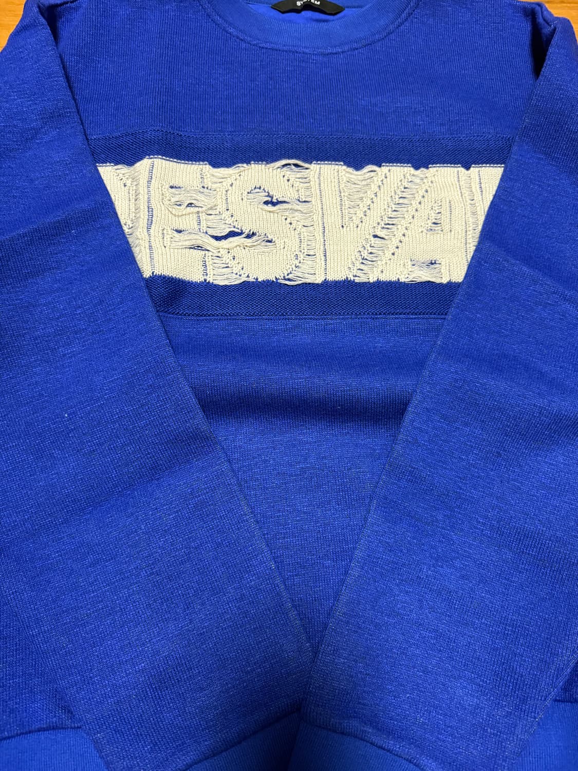 [SYSTEM HOMME] 디스트로이드 레터링 니트 풀오버 상품이미지1