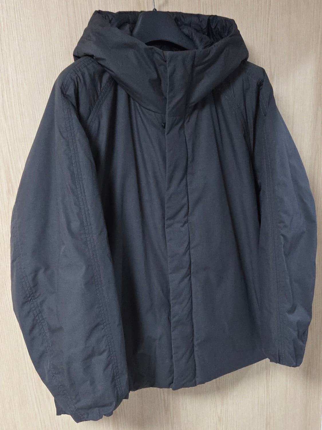 (착샷) 유니클로 U 퍼프테크 볼륨파카 르메르 상품이미지2