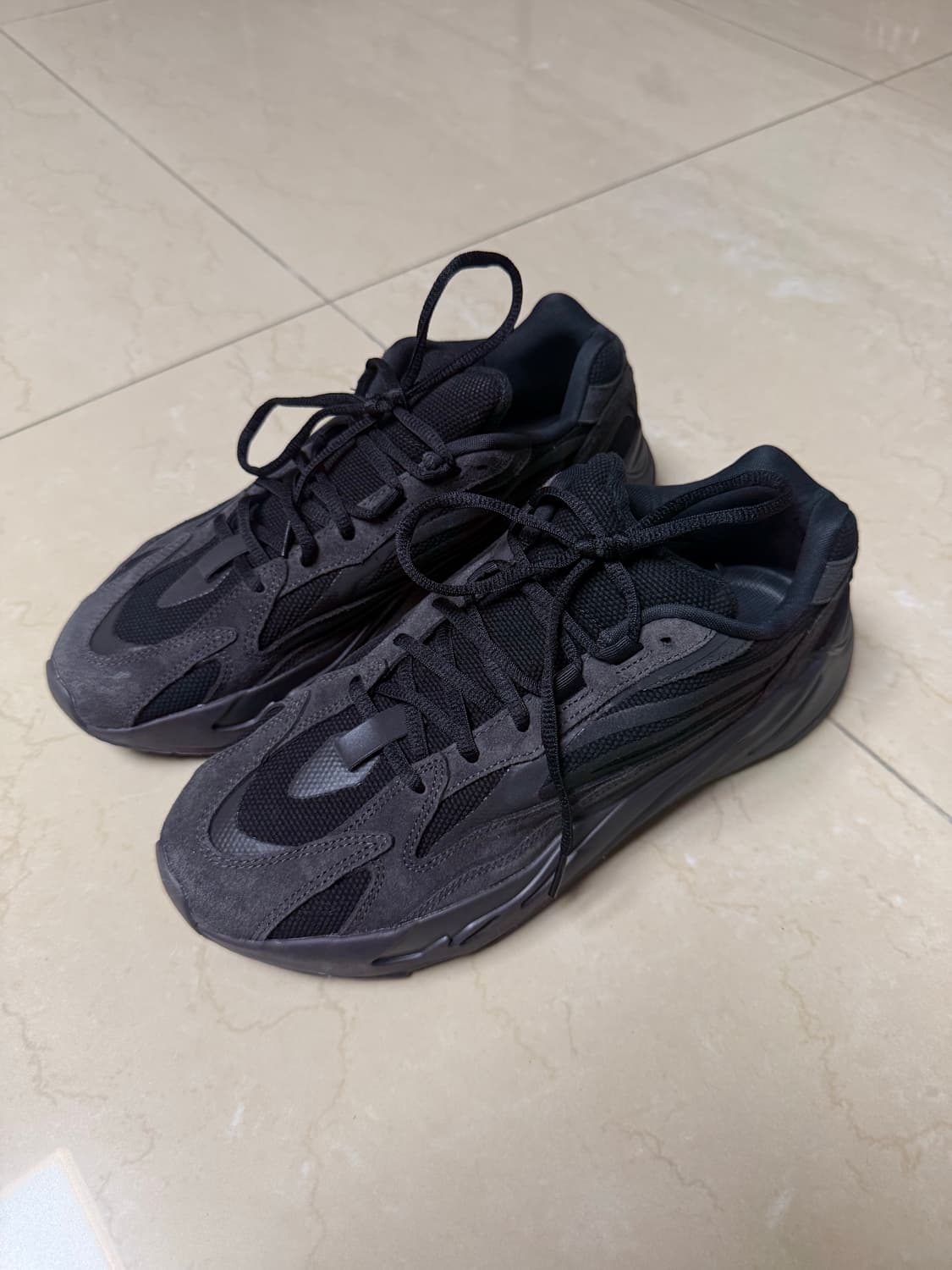 아디다스 이지부스트 700 반타블랙 290 상품이미지1