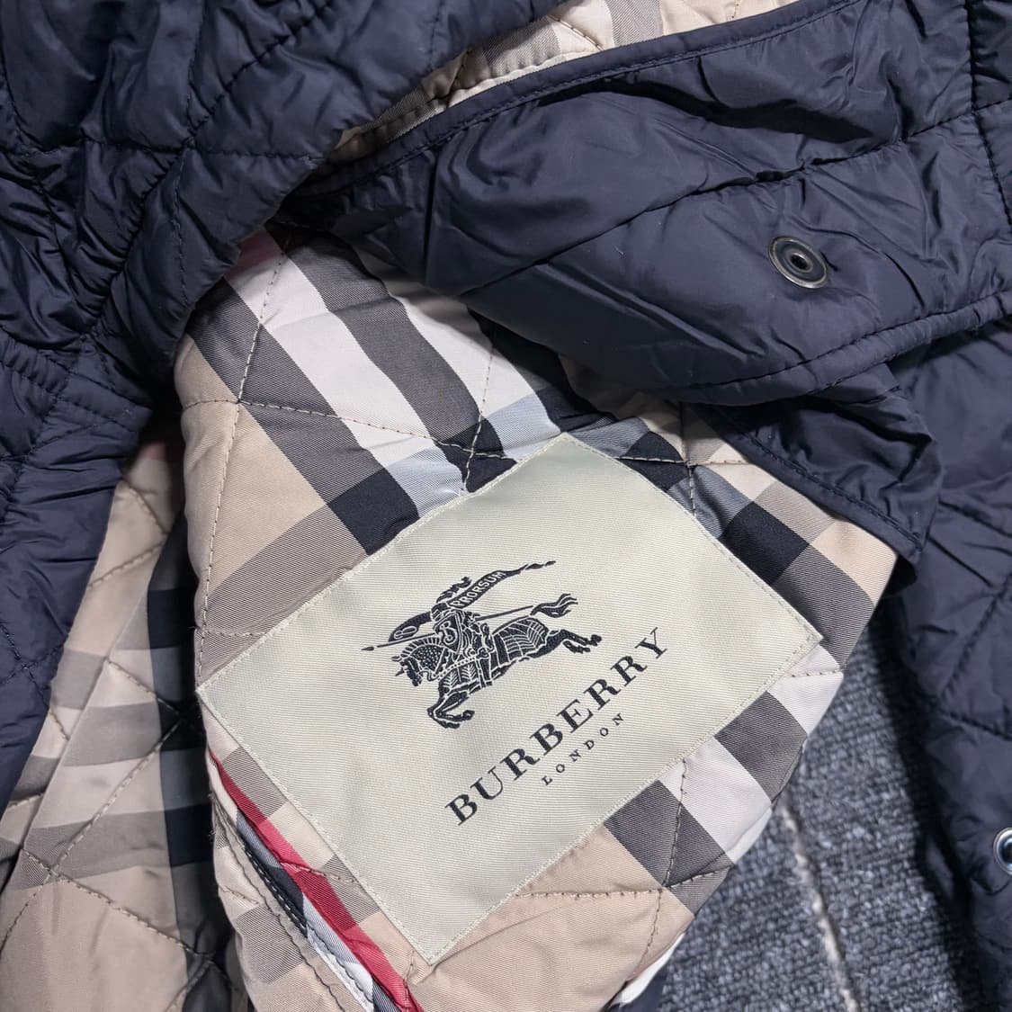 바버리 퀄팅 누빔 자켓 상품이미지5