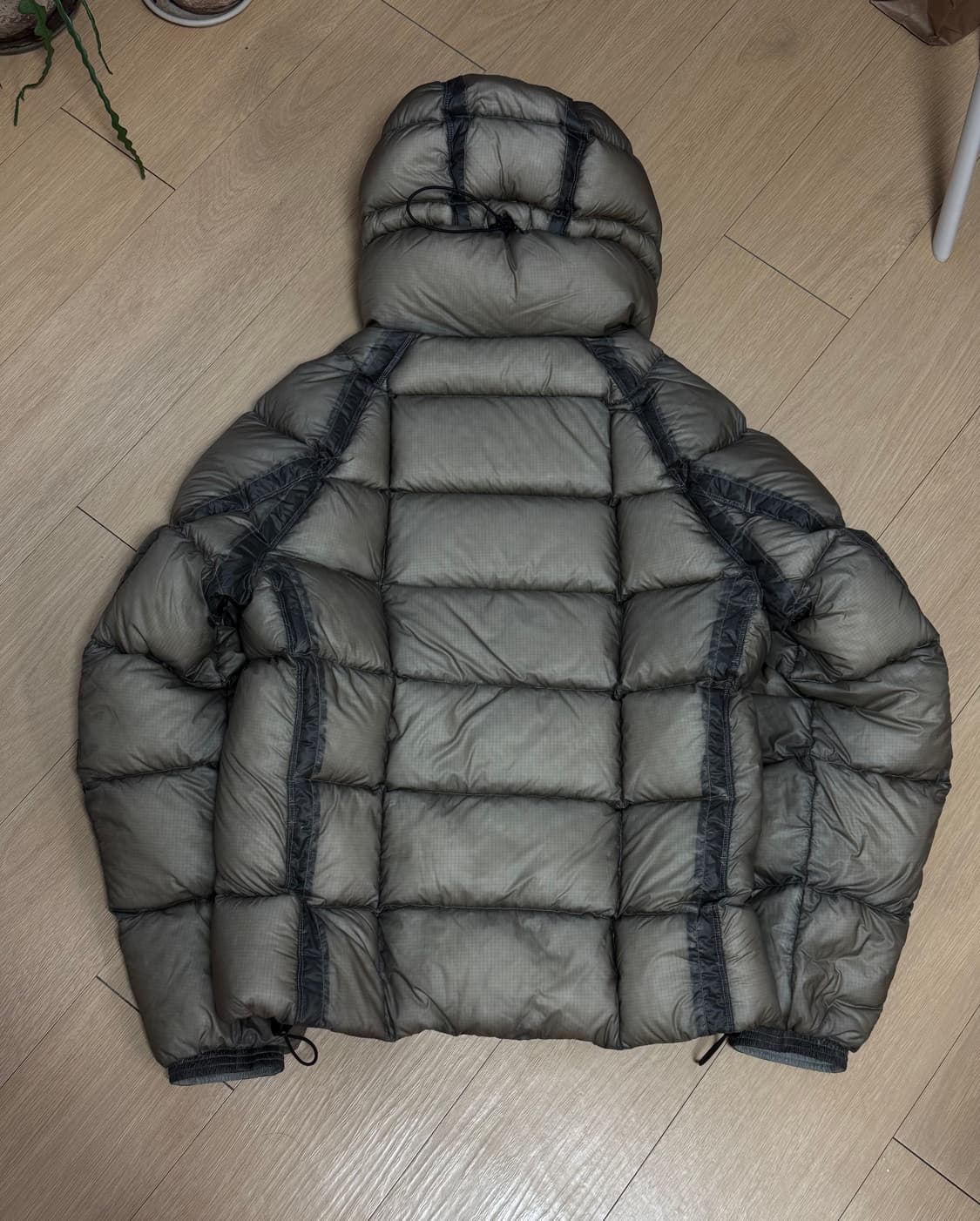 [S] cp컴퍼니 24fw dd쉘 후드 다운 자켓 빈티지 카키 베이지 상품이미지10