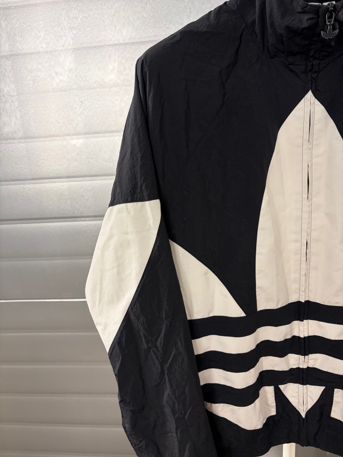 Adidas big trefoil windbreaker XL 상품이미지3