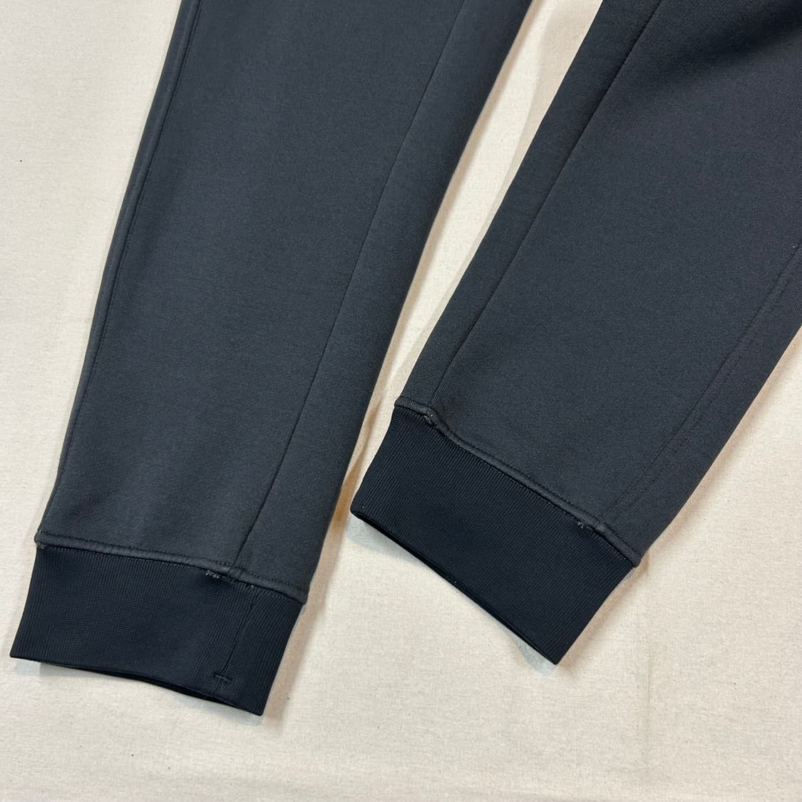 L) 스톤아일랜드 나일론 메탈릭 포켓 트레이닝 조거 팬츠 상품이미지5