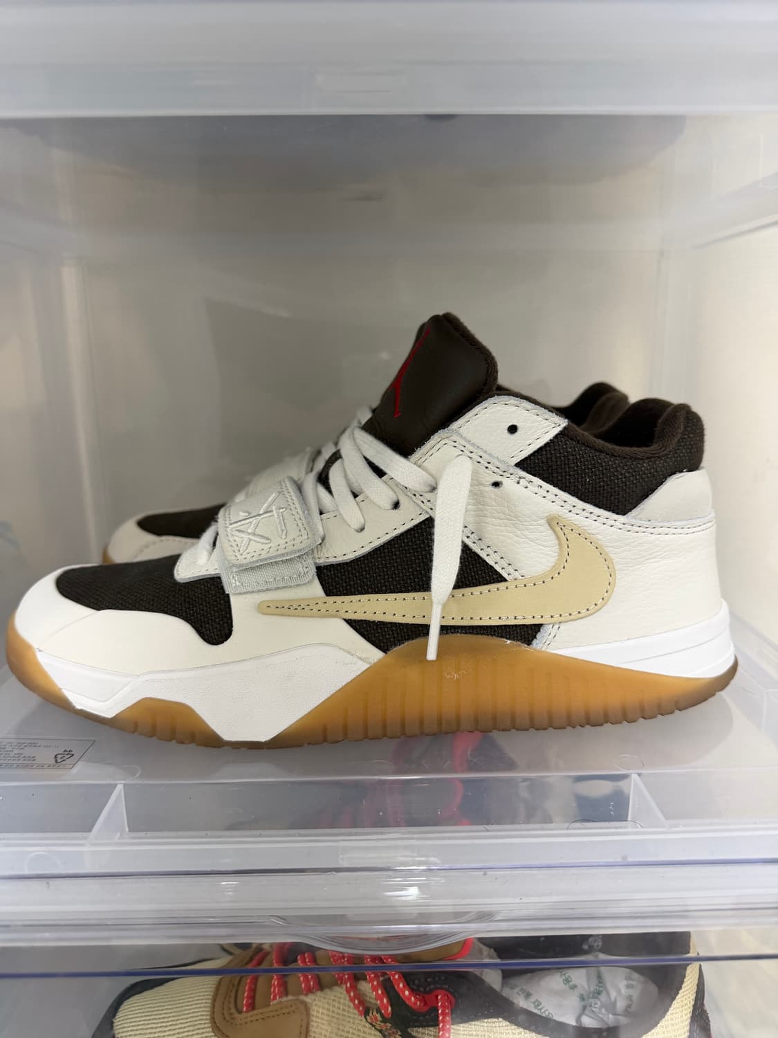 조던 x 트래비스 스캇 점프맨 잭 TR 세일 앤 다크 모카 상품이미지1