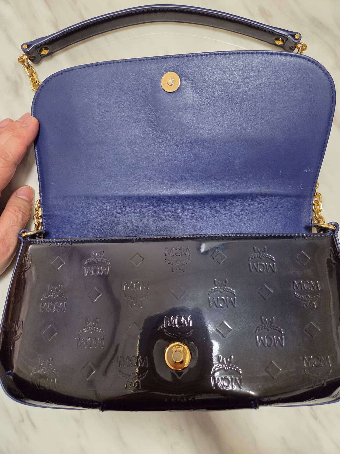 MCM 페이턴트 숄더백 상품이미지8