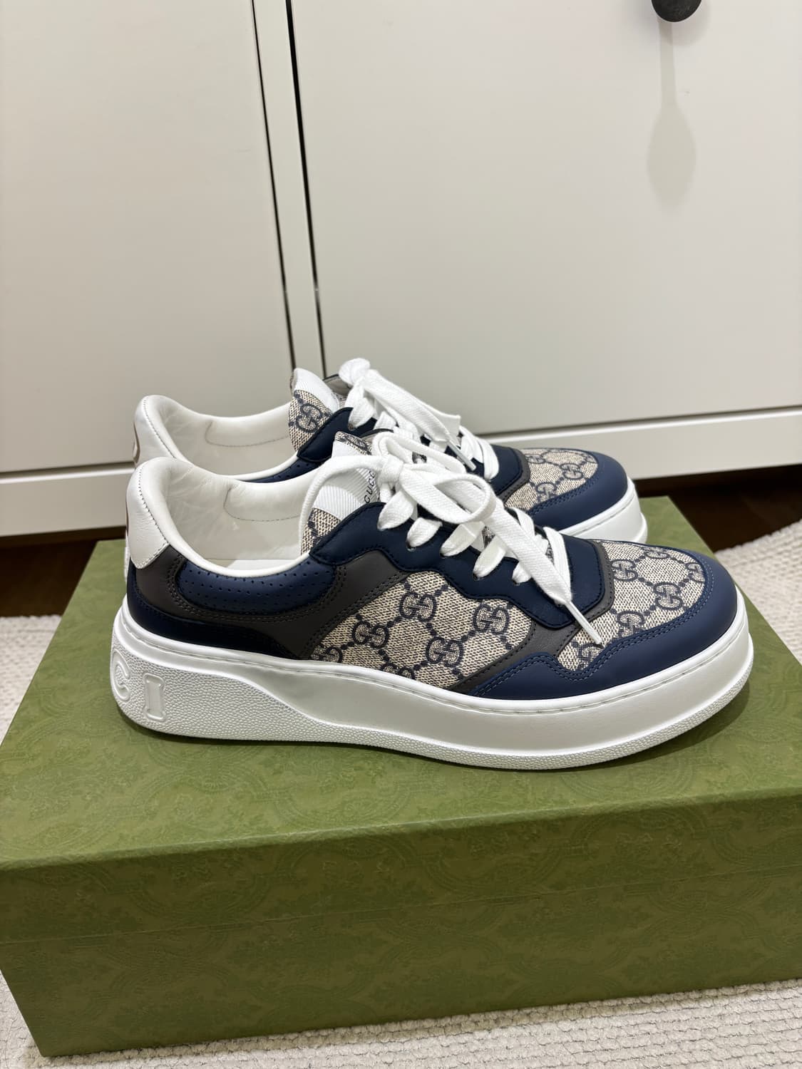 구찌 GG로고 청키 스니커즈 상품이미지5