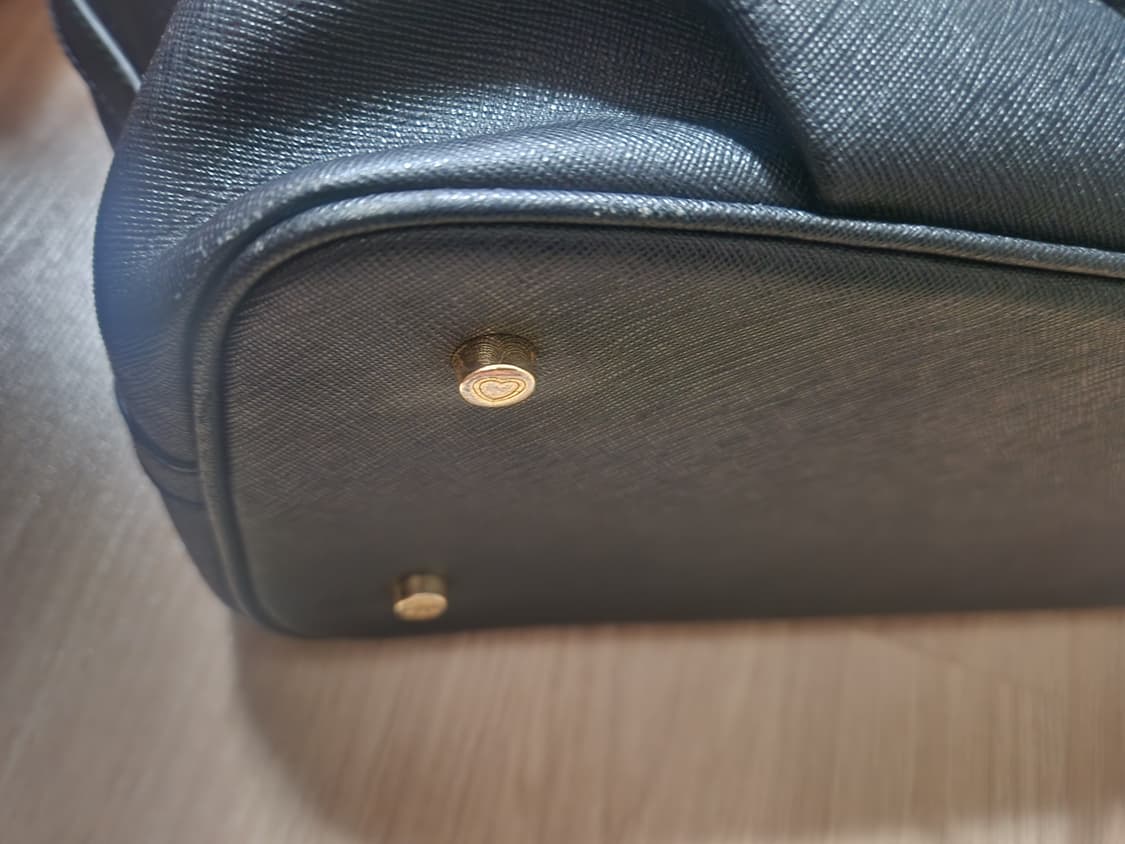 러브캣 소가죽 사피아노 블랙 숄더 쇼퍼백 상품이미지3