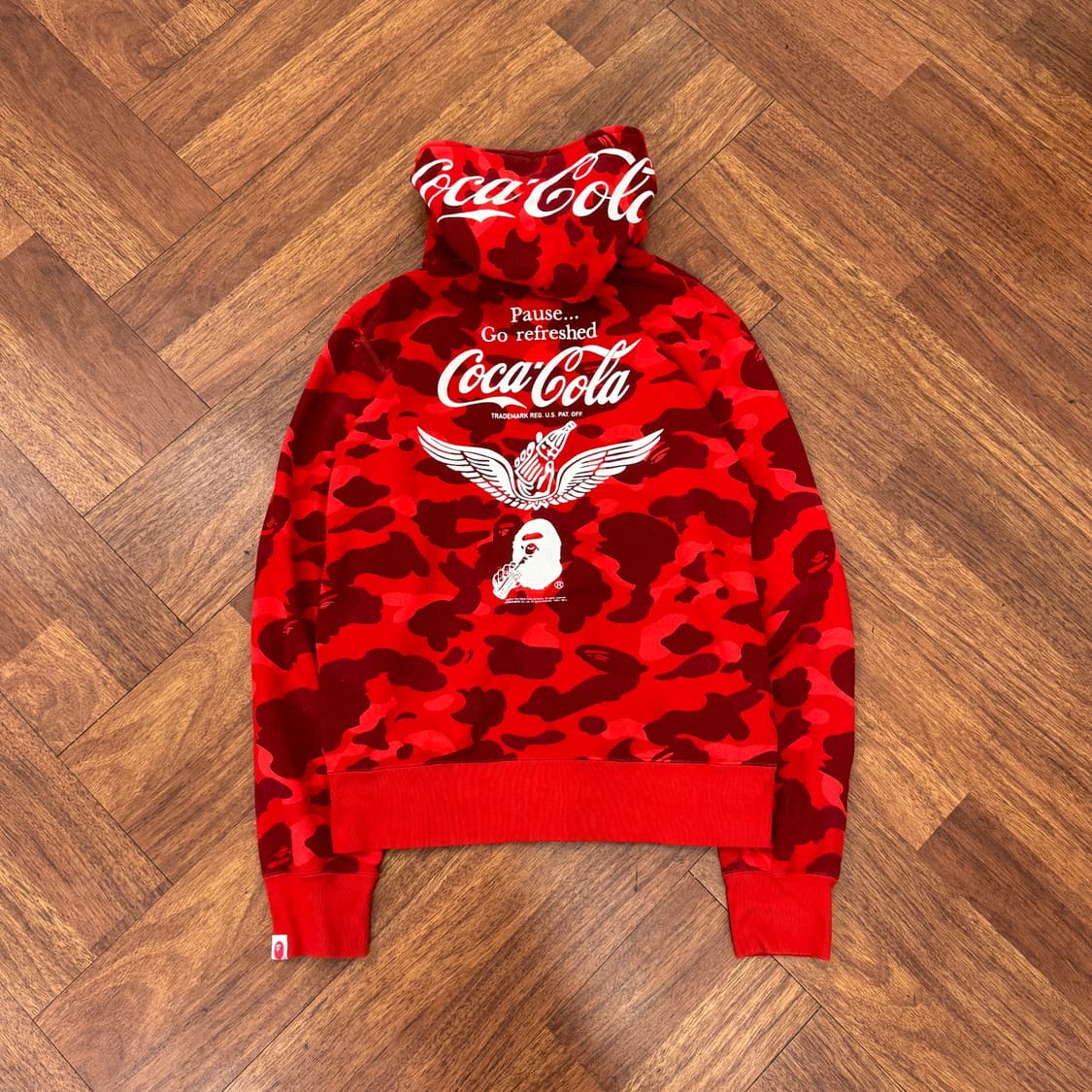 L BAPE 베이프 x 코카콜라 적계 후드 집업  상품이미지1