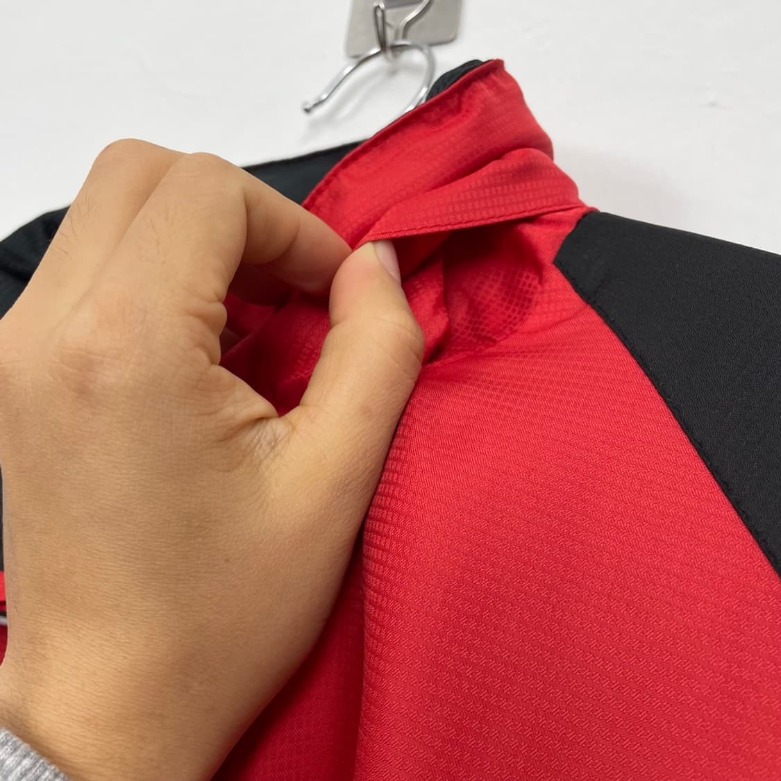 험멜 Hummel 레드 배색 트레이닝 바람막이 집업 XL 상품이미지4