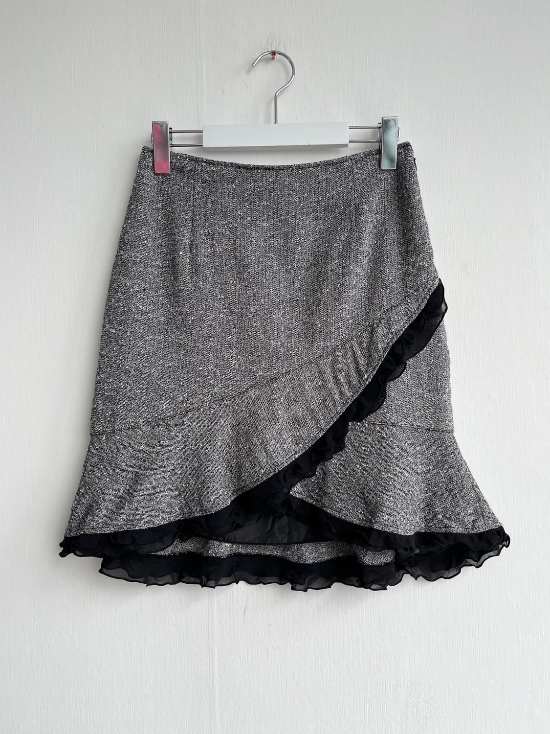 *SALE) ARIES 그레이 언발 프릴 스커트 상품이미지1