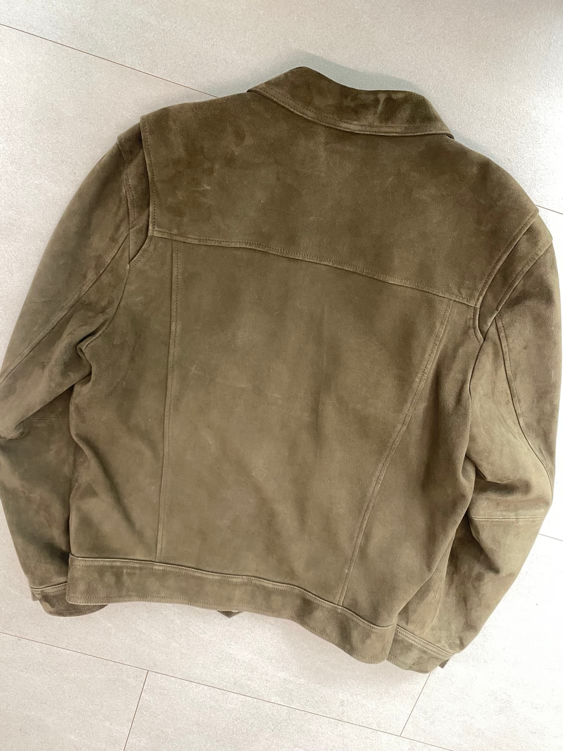 느와르라르메스 스웨이드자켓 카키브라운 48사이즈 판매합니다. 상품이미지3