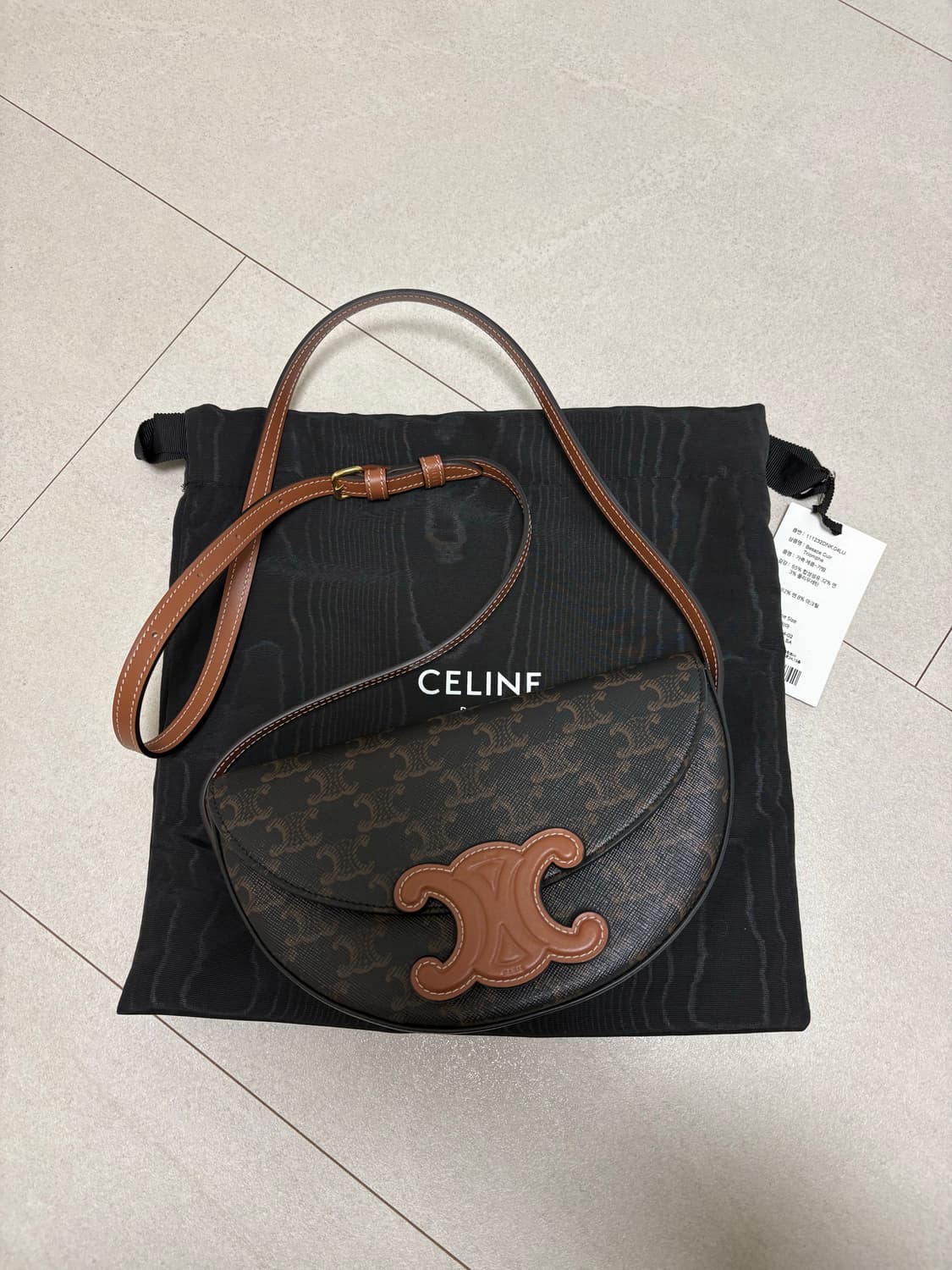 셀린느 퀴르 트리옹프 베사체 상품이미지1