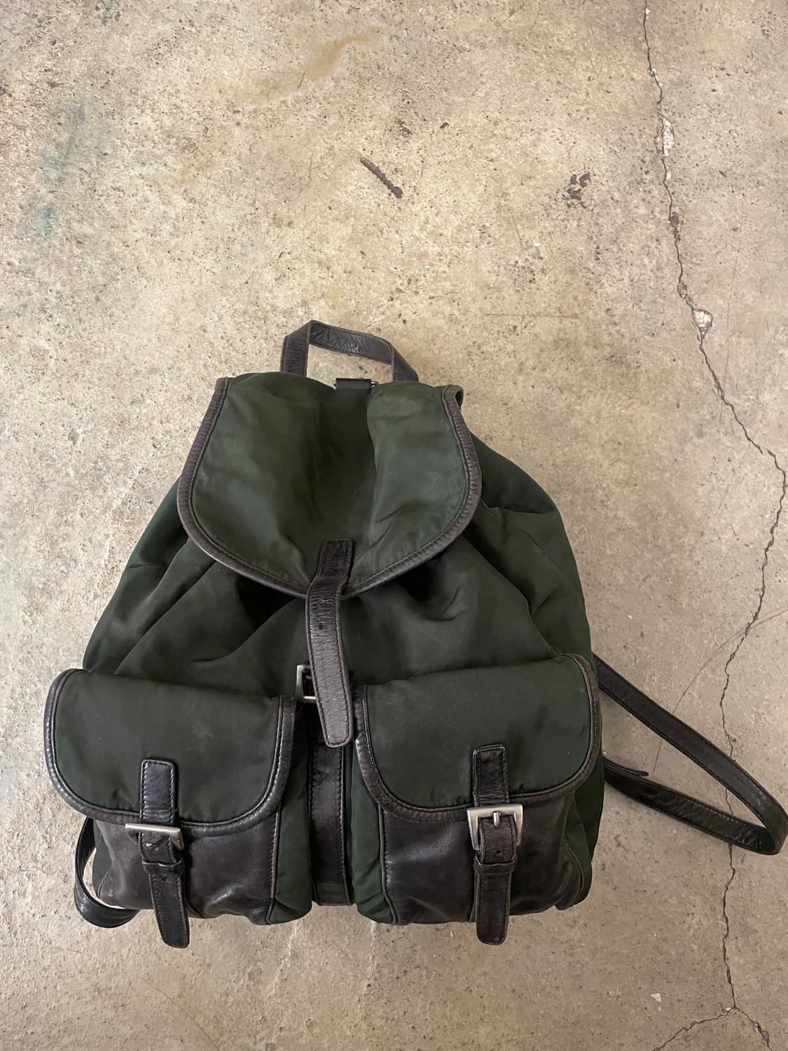 프라다 포코노 백팩 그린 상품이미지1