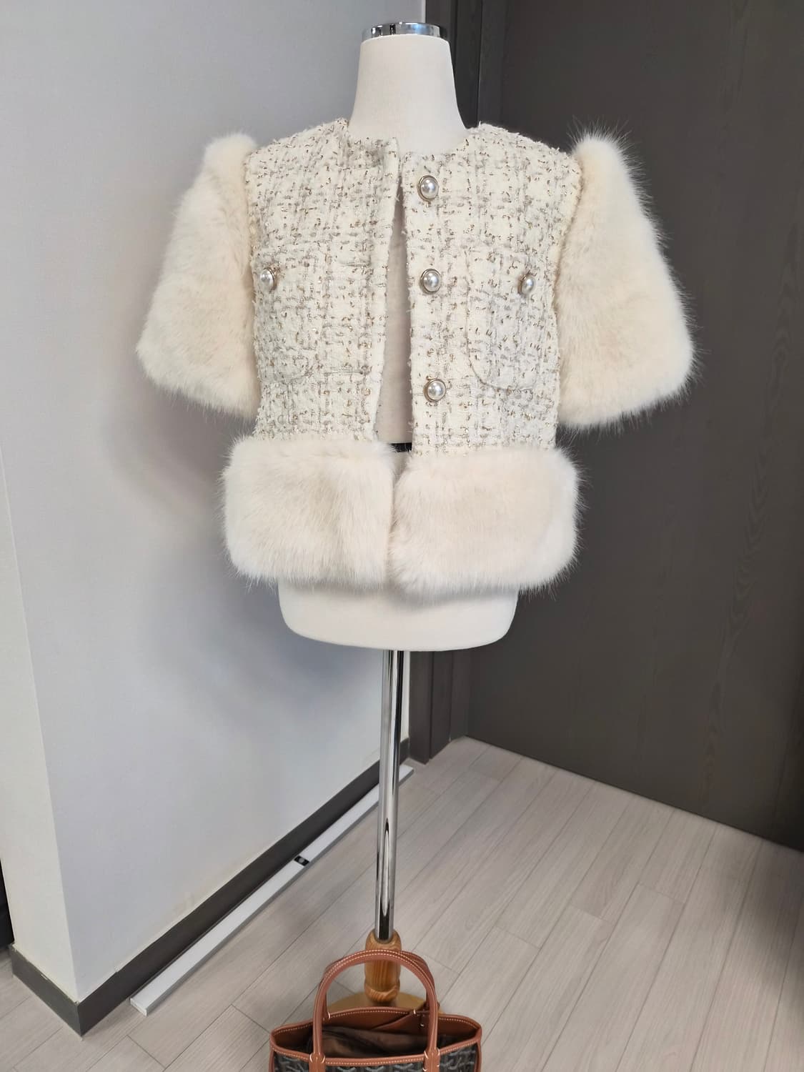 새상품 바이플로우(BY FLOW) 트위드 퍼 자켓 상품이미지2