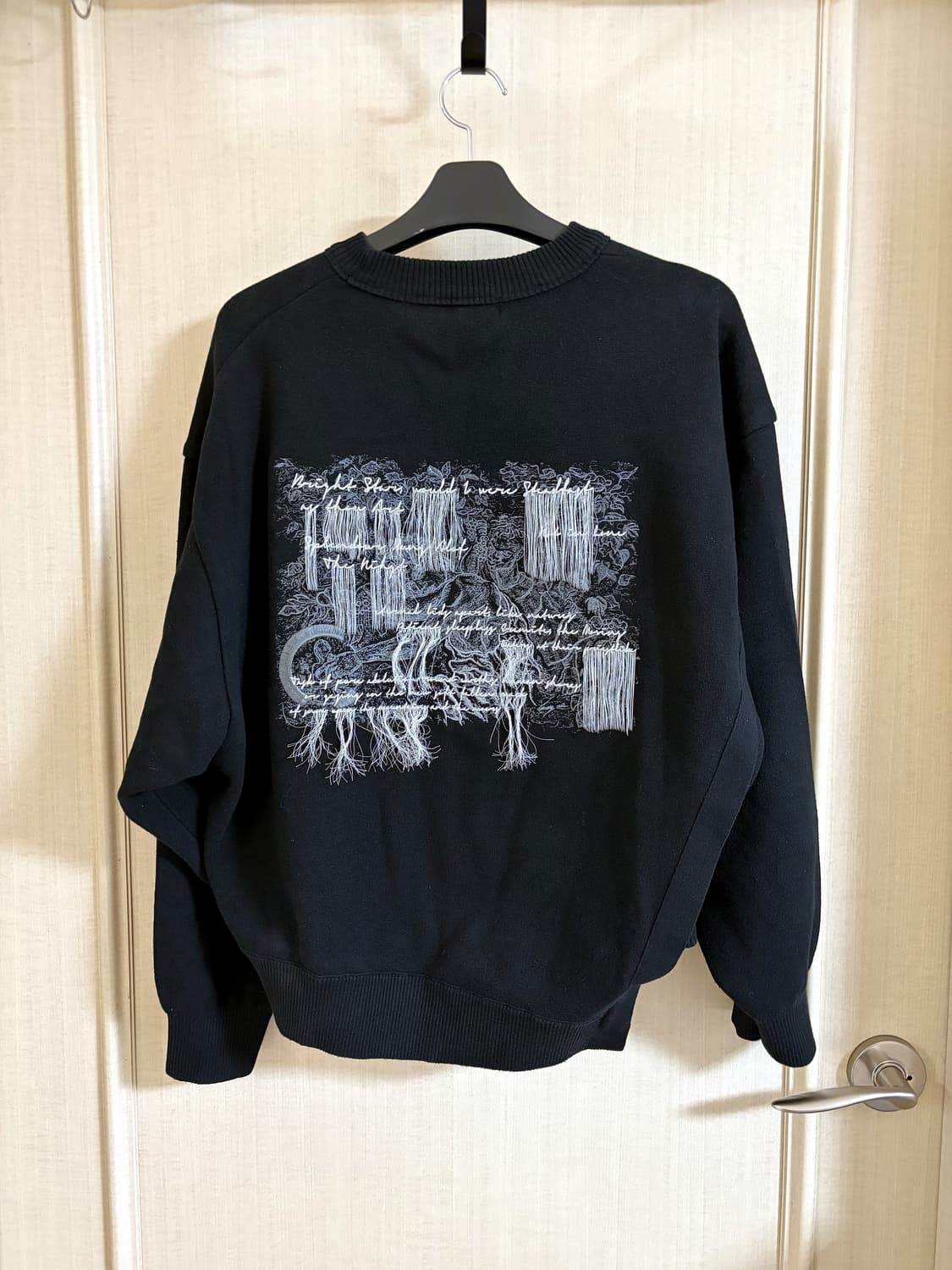 25SS 송지오 컬렉션 포에트리 미러드유스 자수 니트 블랙 46 상품이미지1