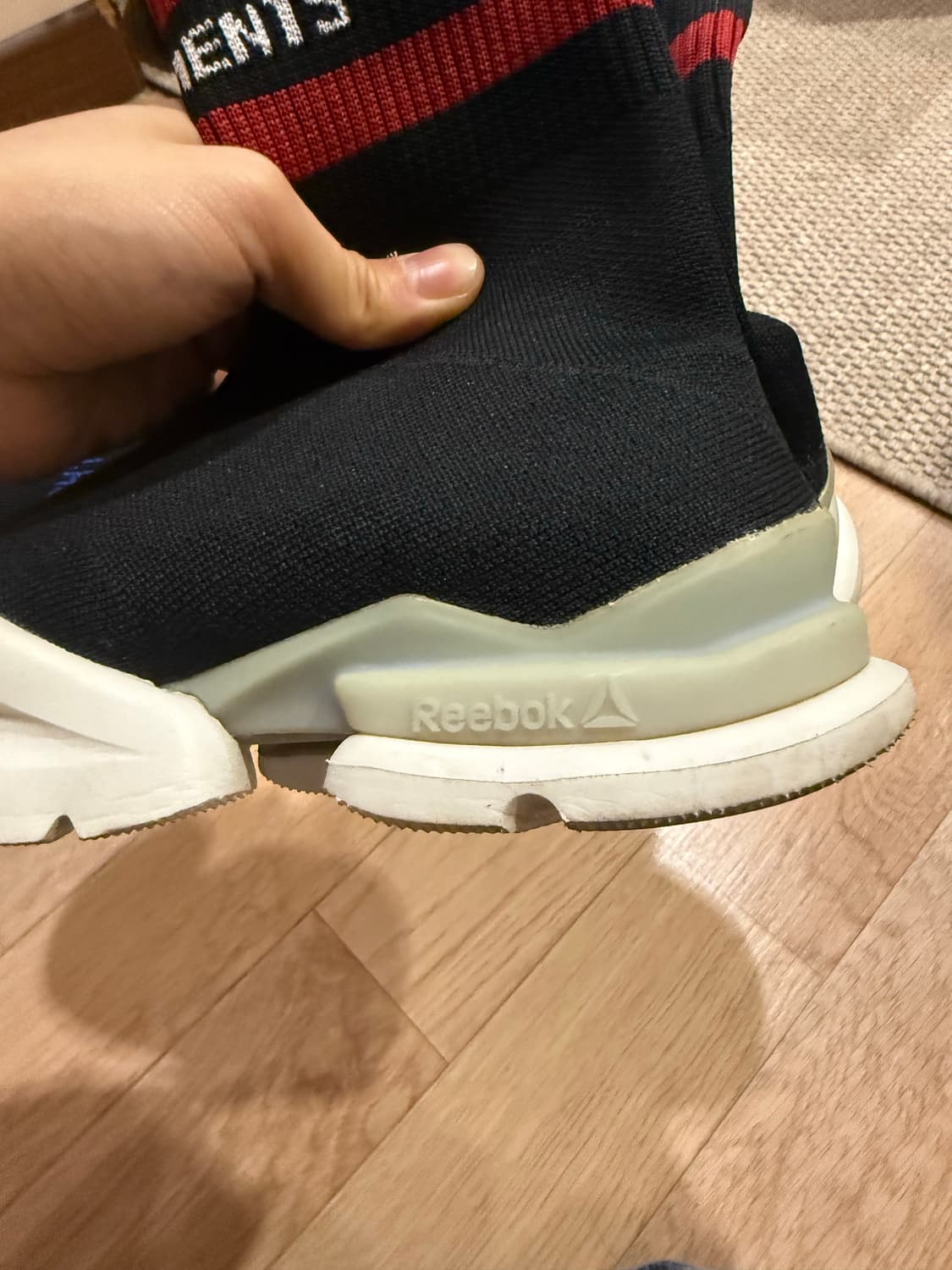 리복 x 베트멍 삭 펌프 us 8.5 단품 상품이미지3