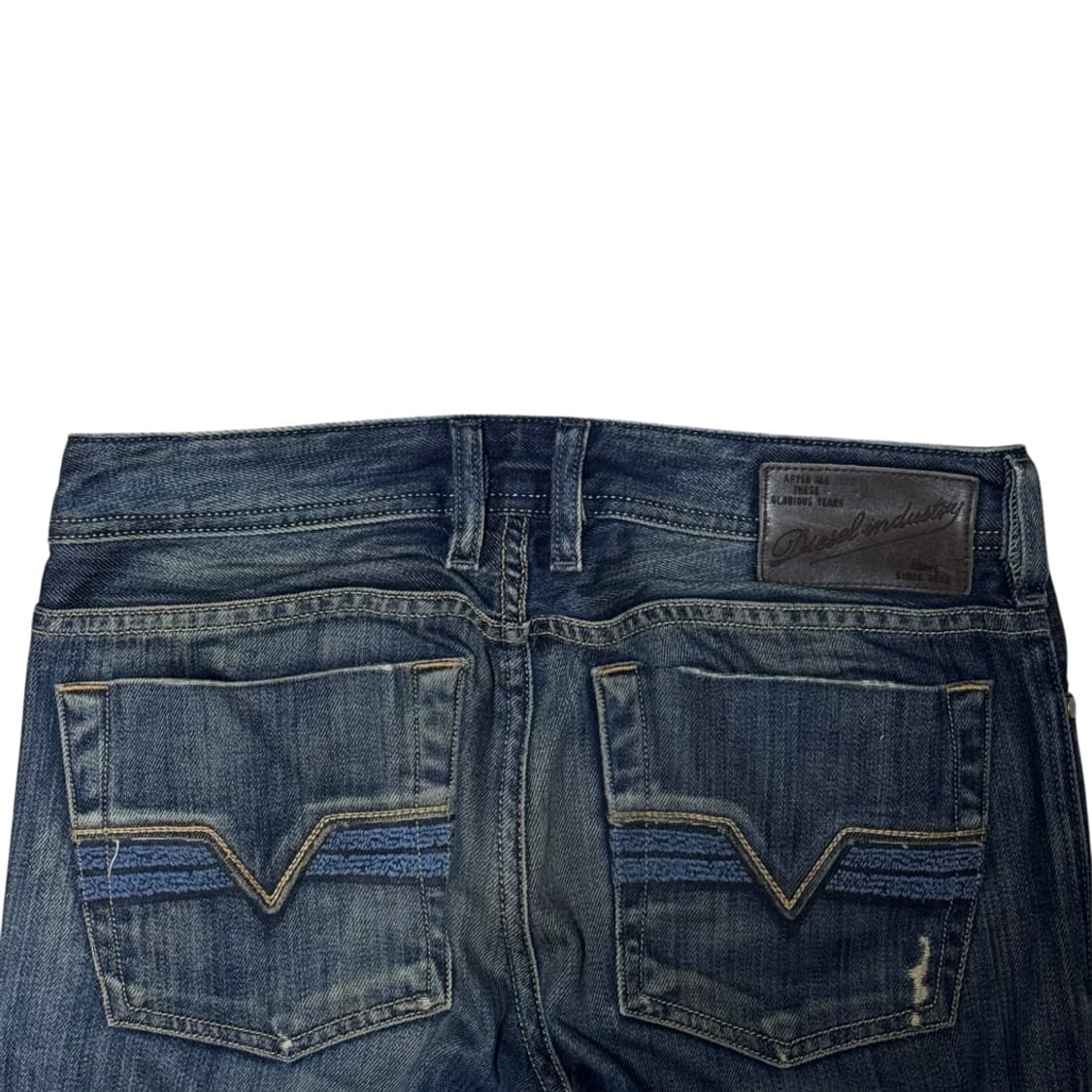 디젤 자티니 플레어 스크래치 워싱 세미 부츠컷 데님팬츠 상품이미지5