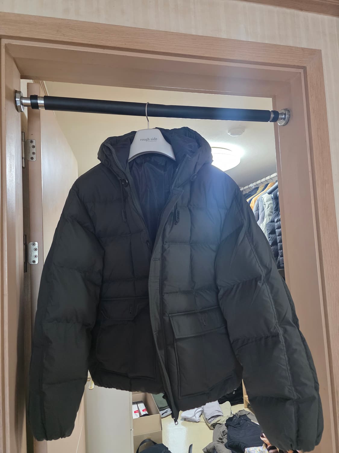 엘무드 카라코람 후디 다운 푸퍼 카키 상품이미지3