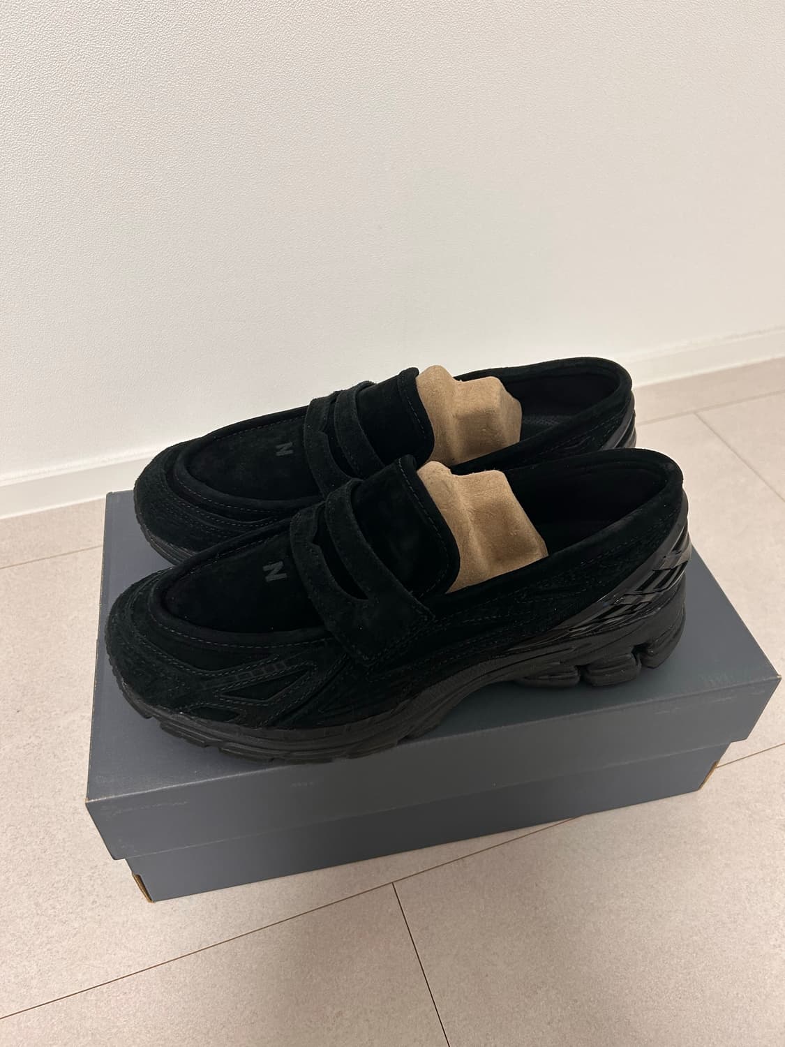 뉴발란스 1906L 블랙 시멘트 상품이미지1