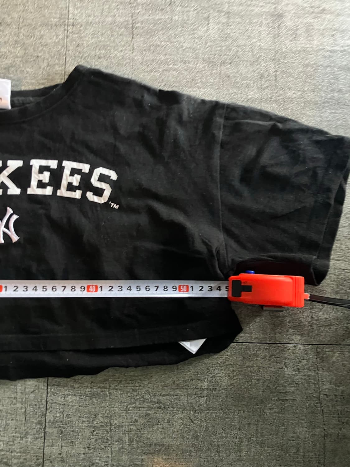 Mlb 엠엘비 핀터깔y2k 양키스 중앙로고 크롭 반팔티셔츠 상품이미지2