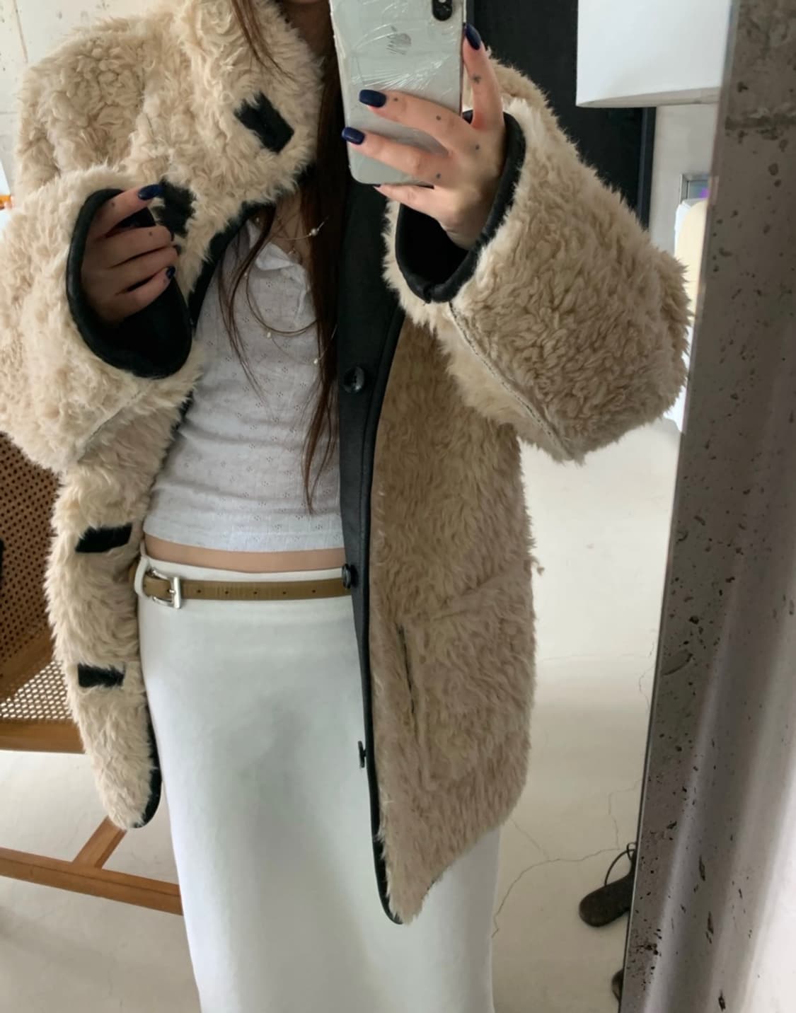 블랙업 리버시블 퍼 레더 무스탕 상품이미지2