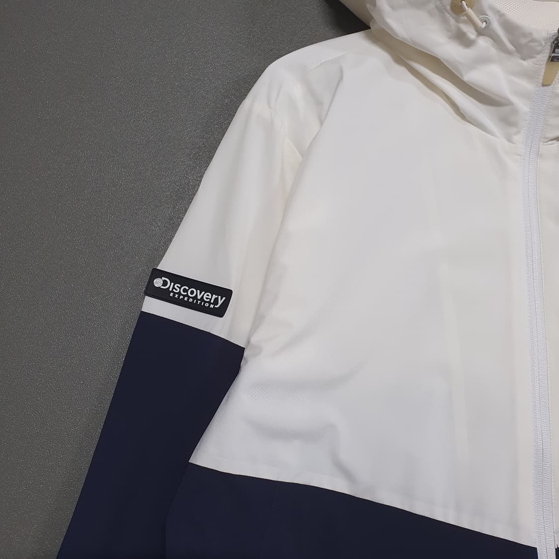 95) 디스커버리 신형 21FW 경량 윈드레이저 바람막이 자켓 네이비 상품이미지3