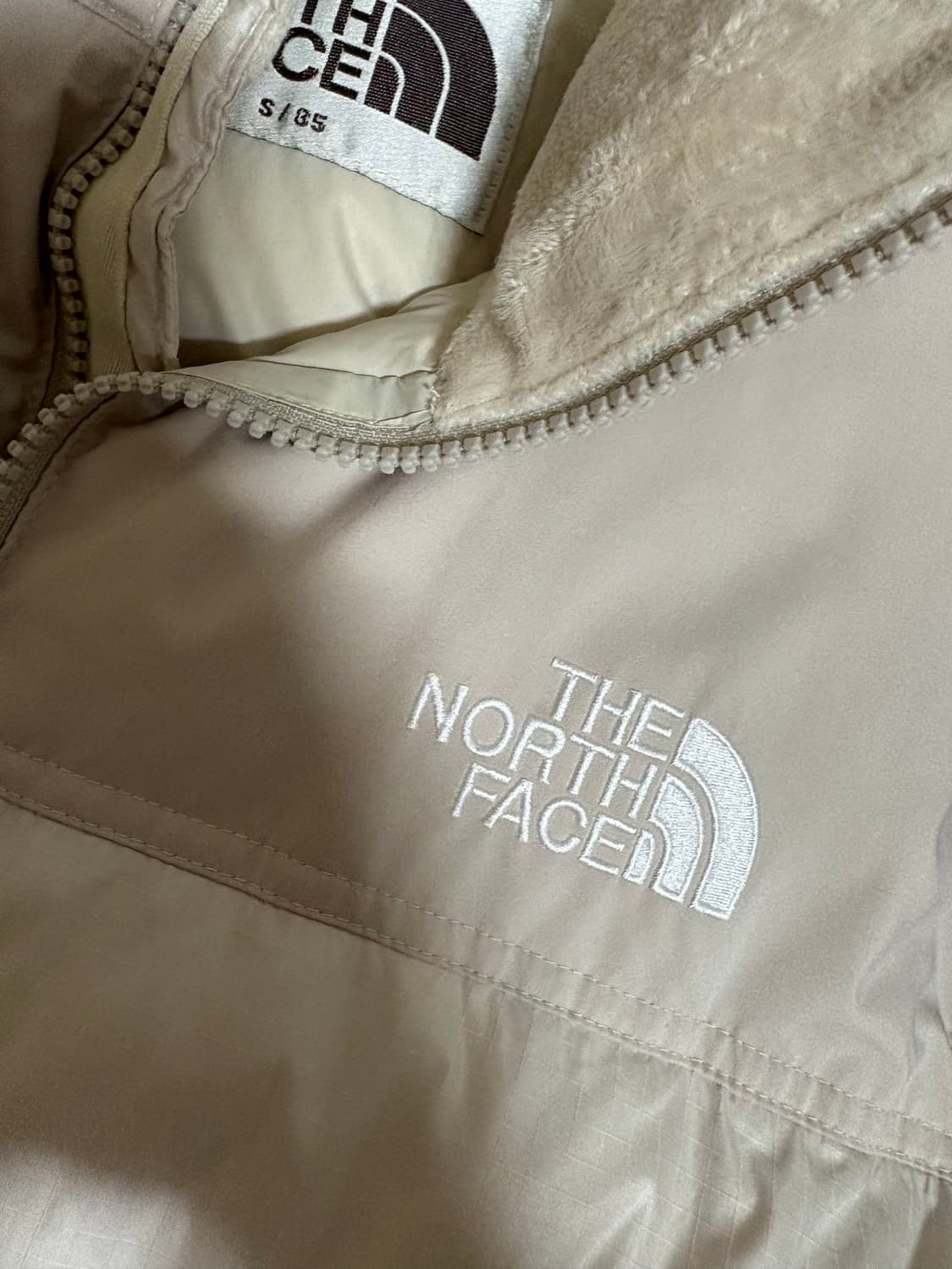 노스페이스 화이트라벨 노벨티 눕시 크림베이지 크롭 숏 패딩 s 85 상품이미지6