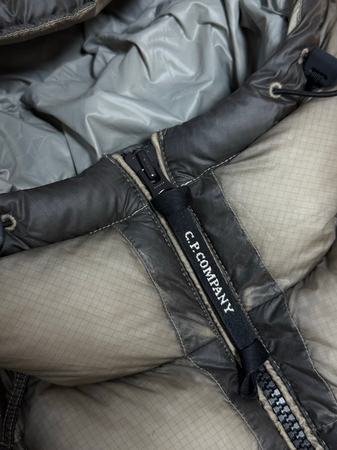 [S] cp컴퍼니 24fw dd쉘 후드 다운 자켓 빈티지 카키 베이지 상품이미지5