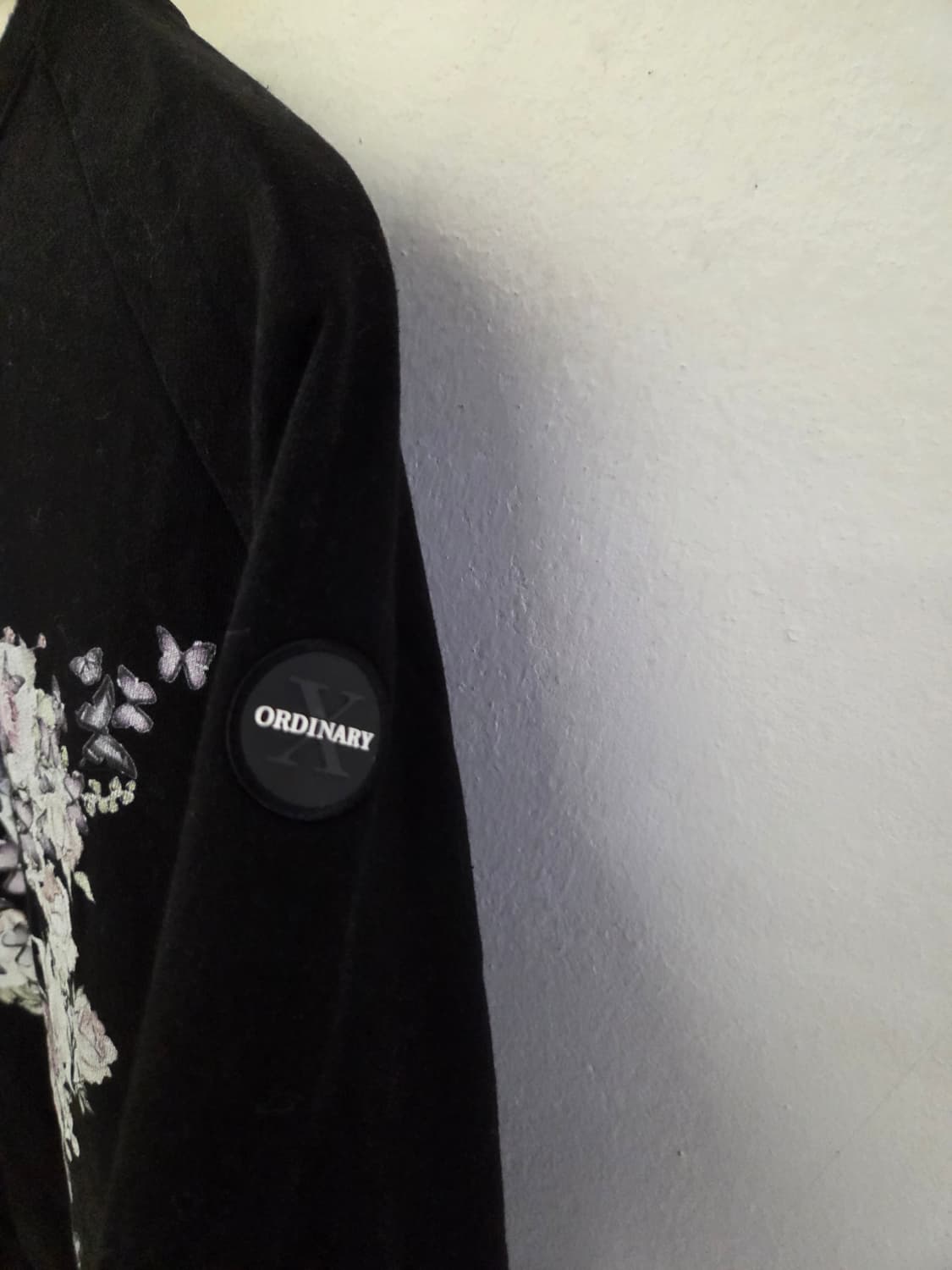 엑스오디너리  플라워 로즈 맨투맨 블랙 50 상품이미지2