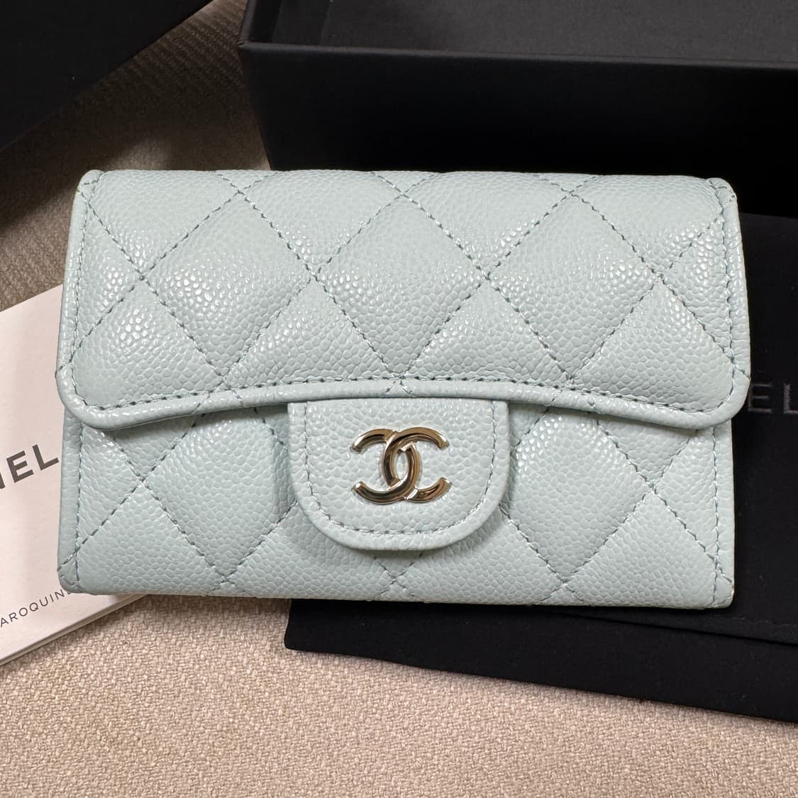 샤넬 클래식 똑딱이 카드지갑 스카이블루 내장칩 새제품 상품이미지2