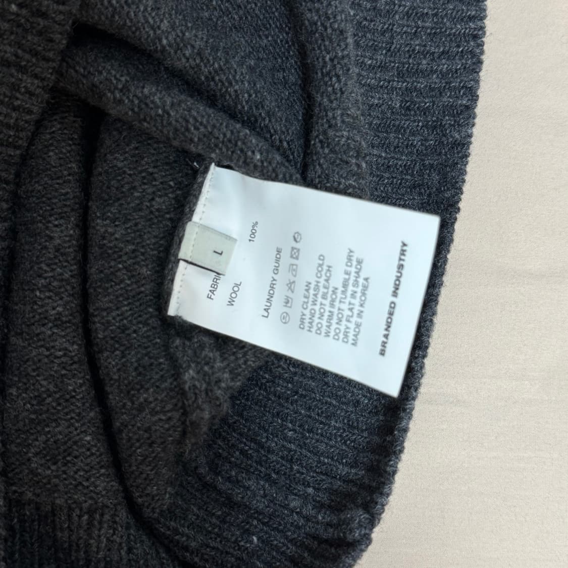 브랜디드 애프터 라운드 크롭 가디건 차콜 L 상품이미지3