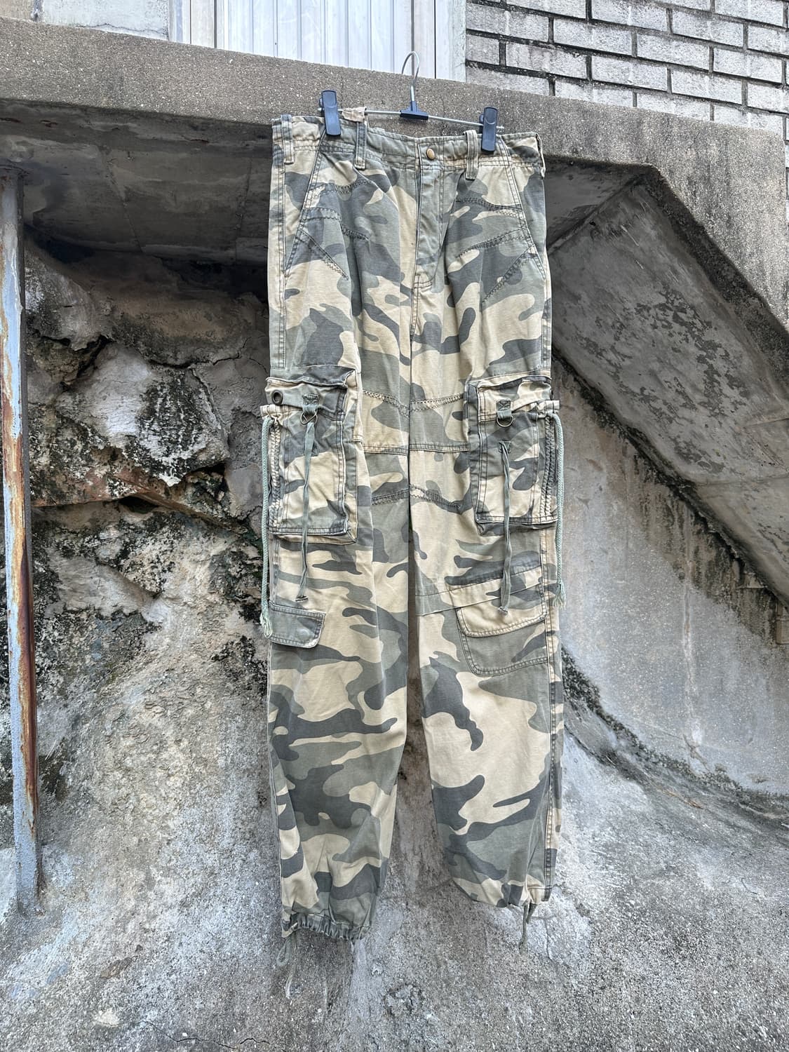 Abercrombie multi pocket camo pants 상품이미지5