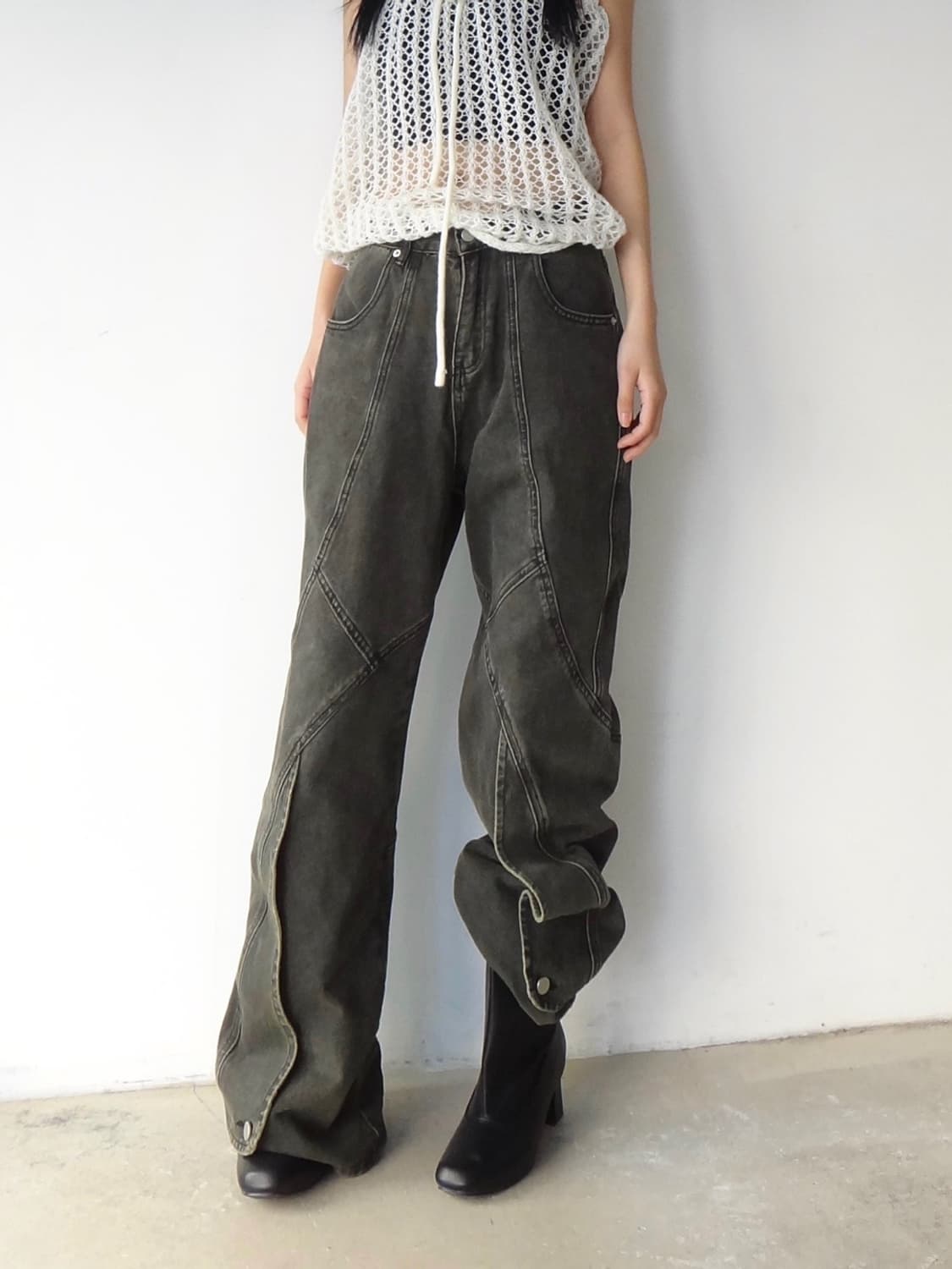 Curved variation stud pants  상품이미지3